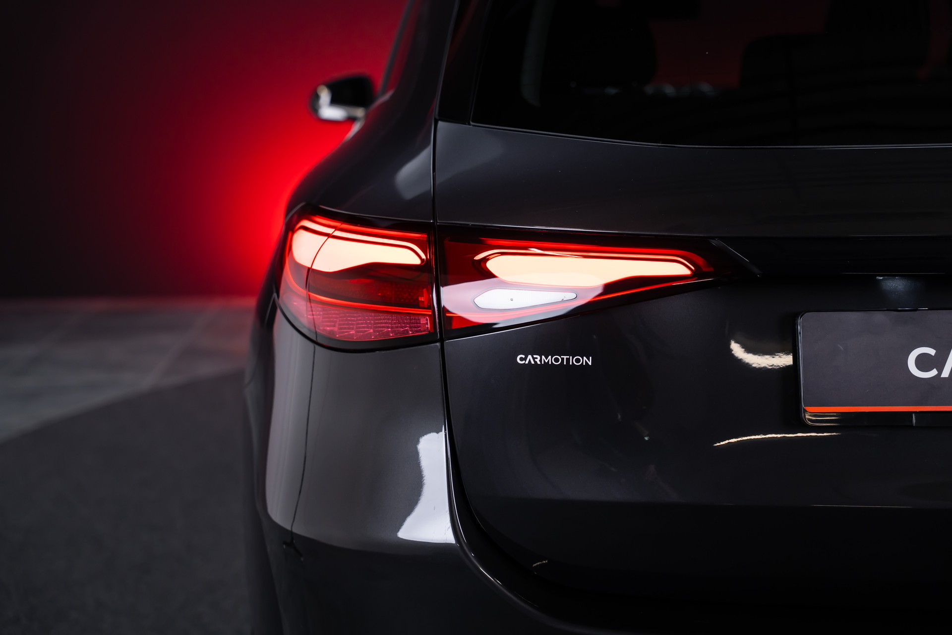 MERCEDES-BENZ GLC 200 Avantgarde 4matic / Rückfahrkamera / el.Sitze / Ambientebeleuchtung-image-6