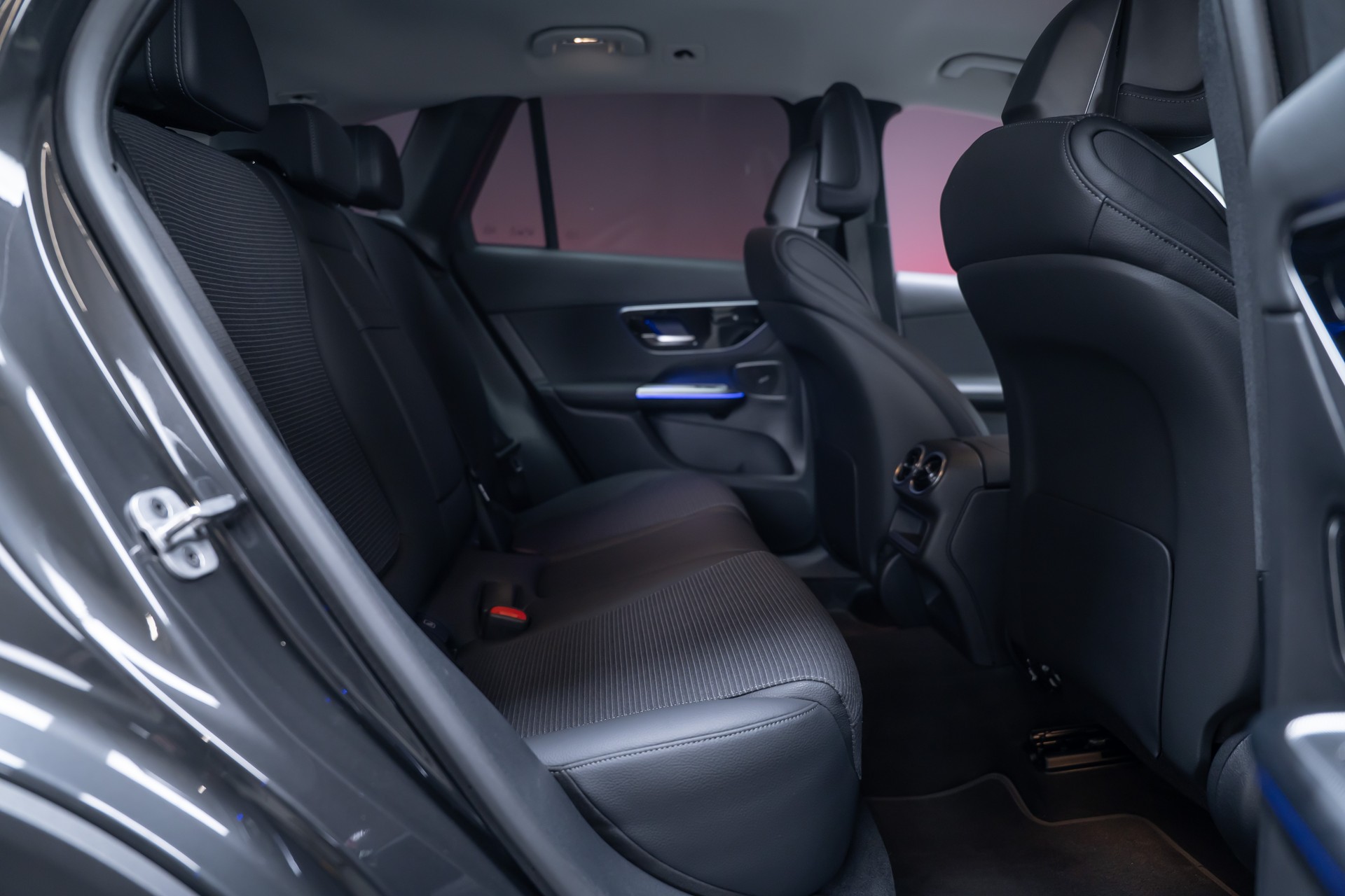 MERCEDES-BENZ GLC 200 Avantgarde 4matic / Rückfahrkamera / el.Sitze / Ambientebeleuchtung-image-18