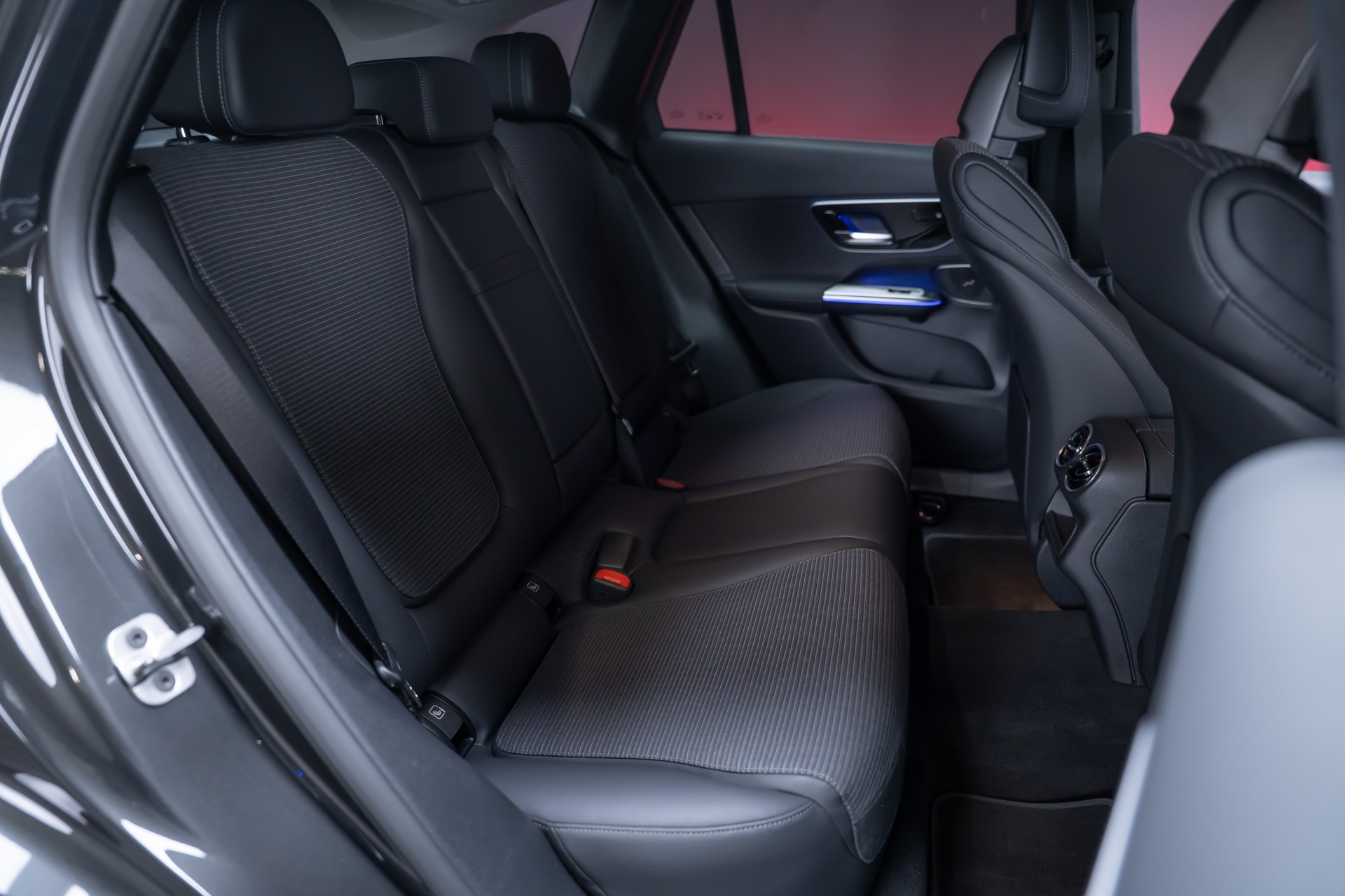 MERCEDES-BENZ GLC 200 Avantgarde 4matic / Rückfahrkamera / el.Sitze / Ambientebeleuchtung-image-19