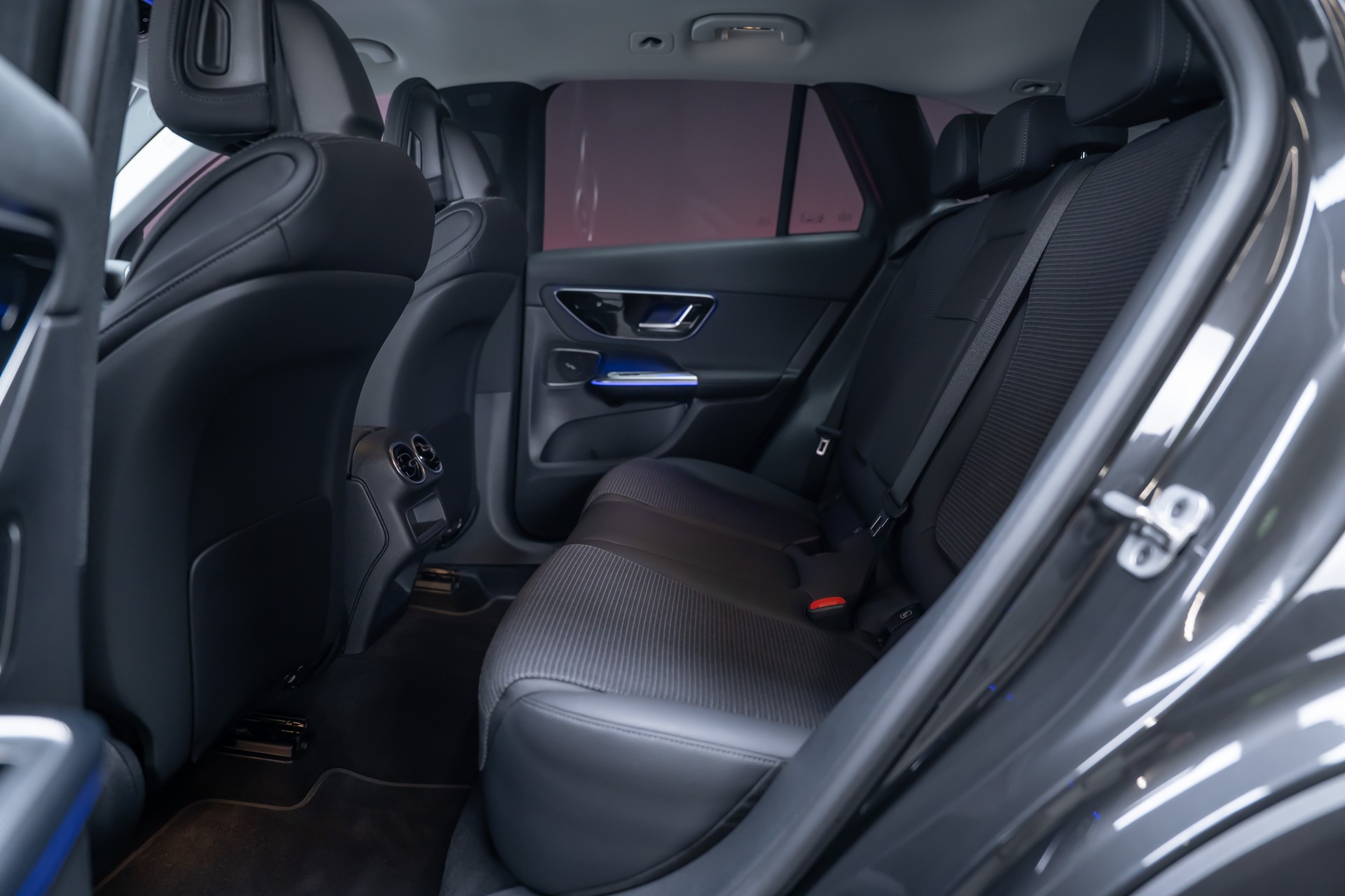 MERCEDES-BENZ GLC 200 Avantgarde 4matic / Rückfahrkamera / el.Sitze / Ambientebeleuchtung-image-16
