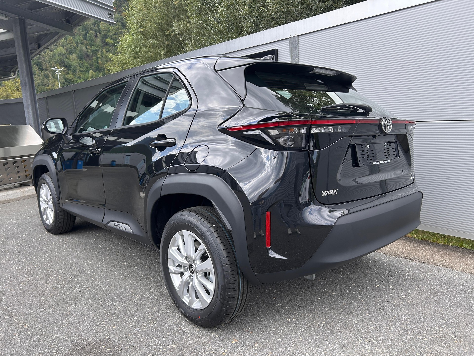 TOYOTA Yaris Cross 1.5 VVT-i HSD Comfort AWD-i-image-3