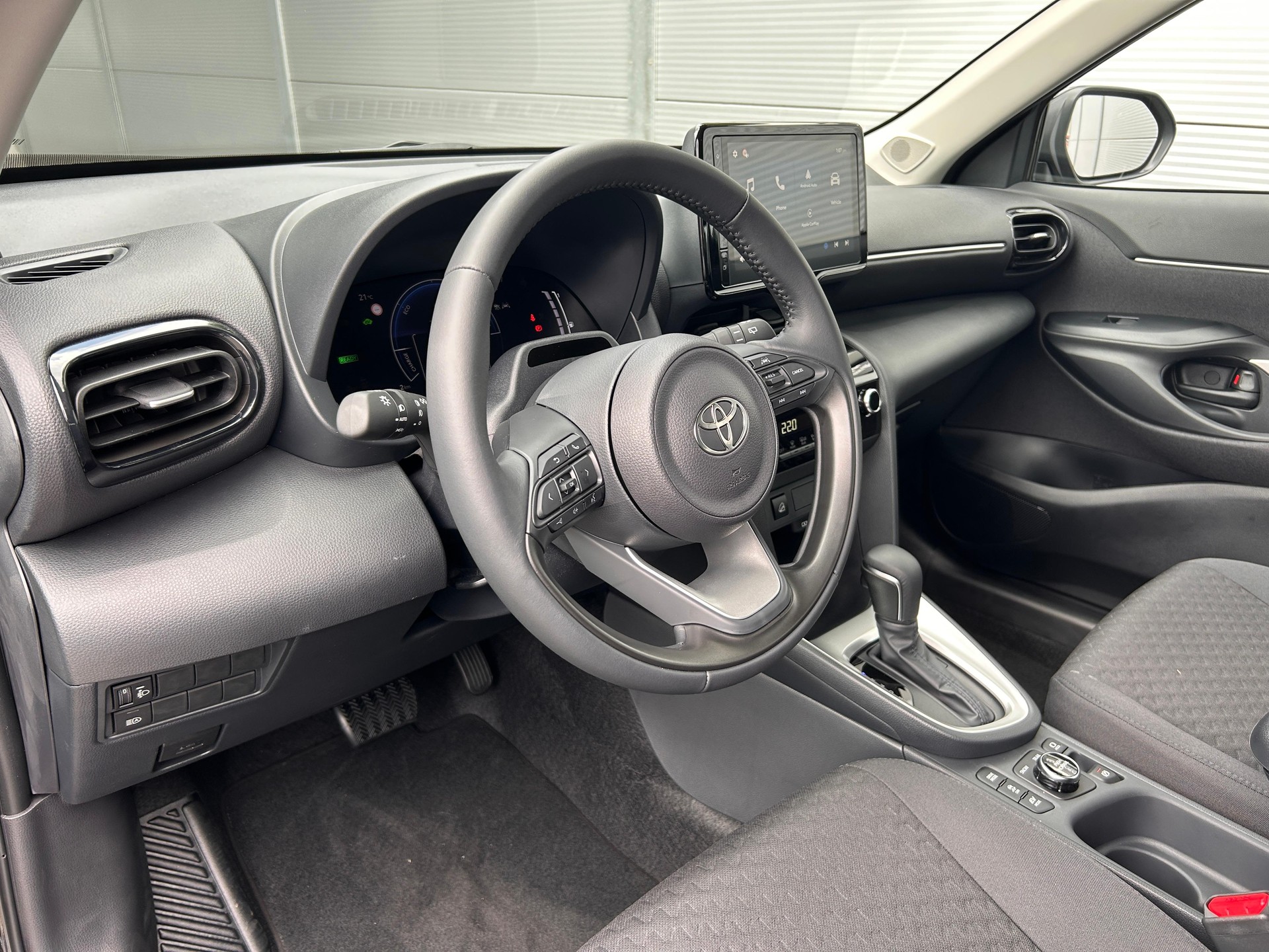 TOYOTA Yaris Cross 1.5 VVT-i HSD Comfort AWD-i-image-7