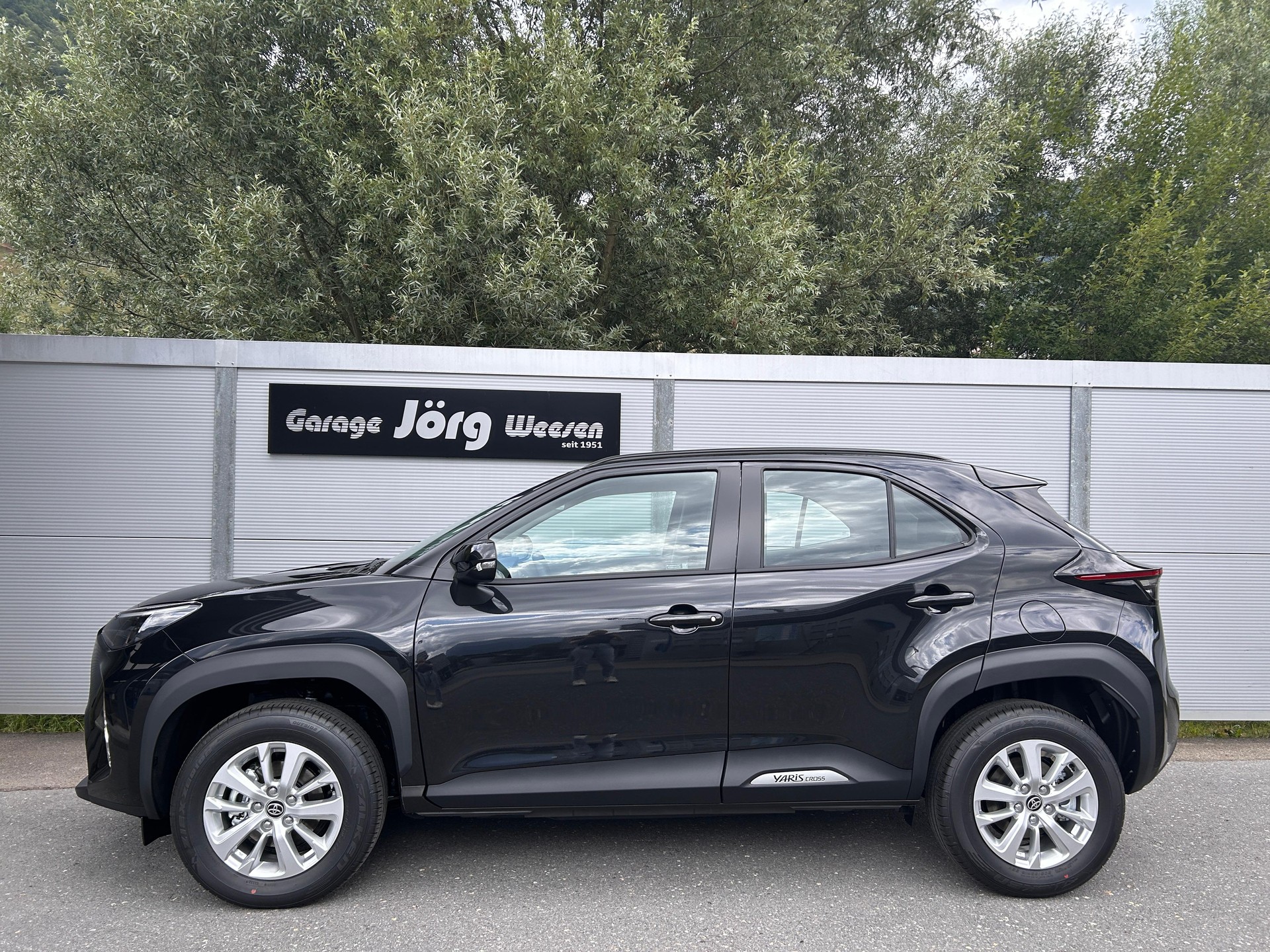 TOYOTA Yaris Cross 1.5 VVT-i HSD Comfort AWD-i-image-2