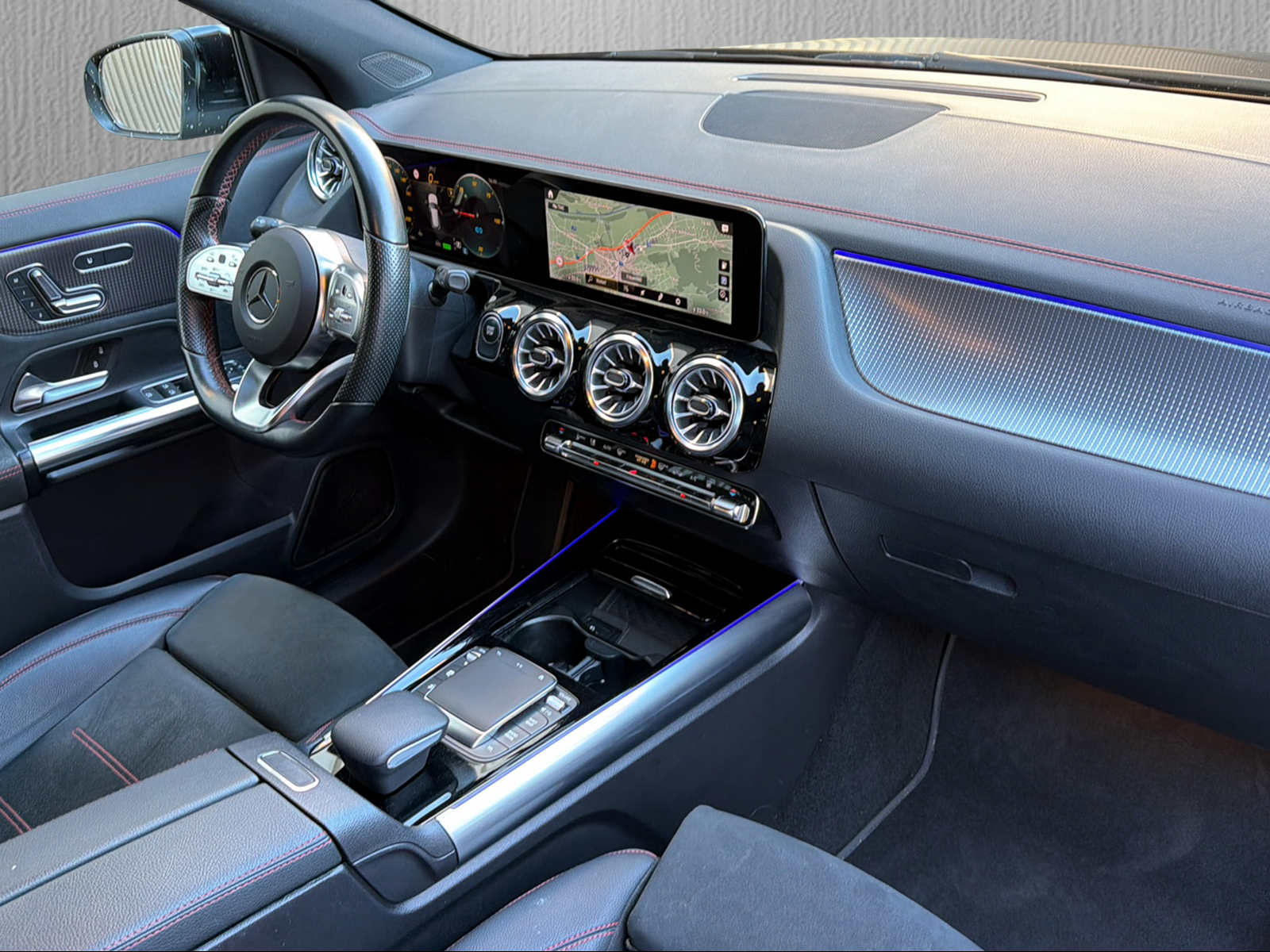 MERCEDES-BENZ EQA 300 AMG Line 4Matic*Anhängerkupplung*-image-11