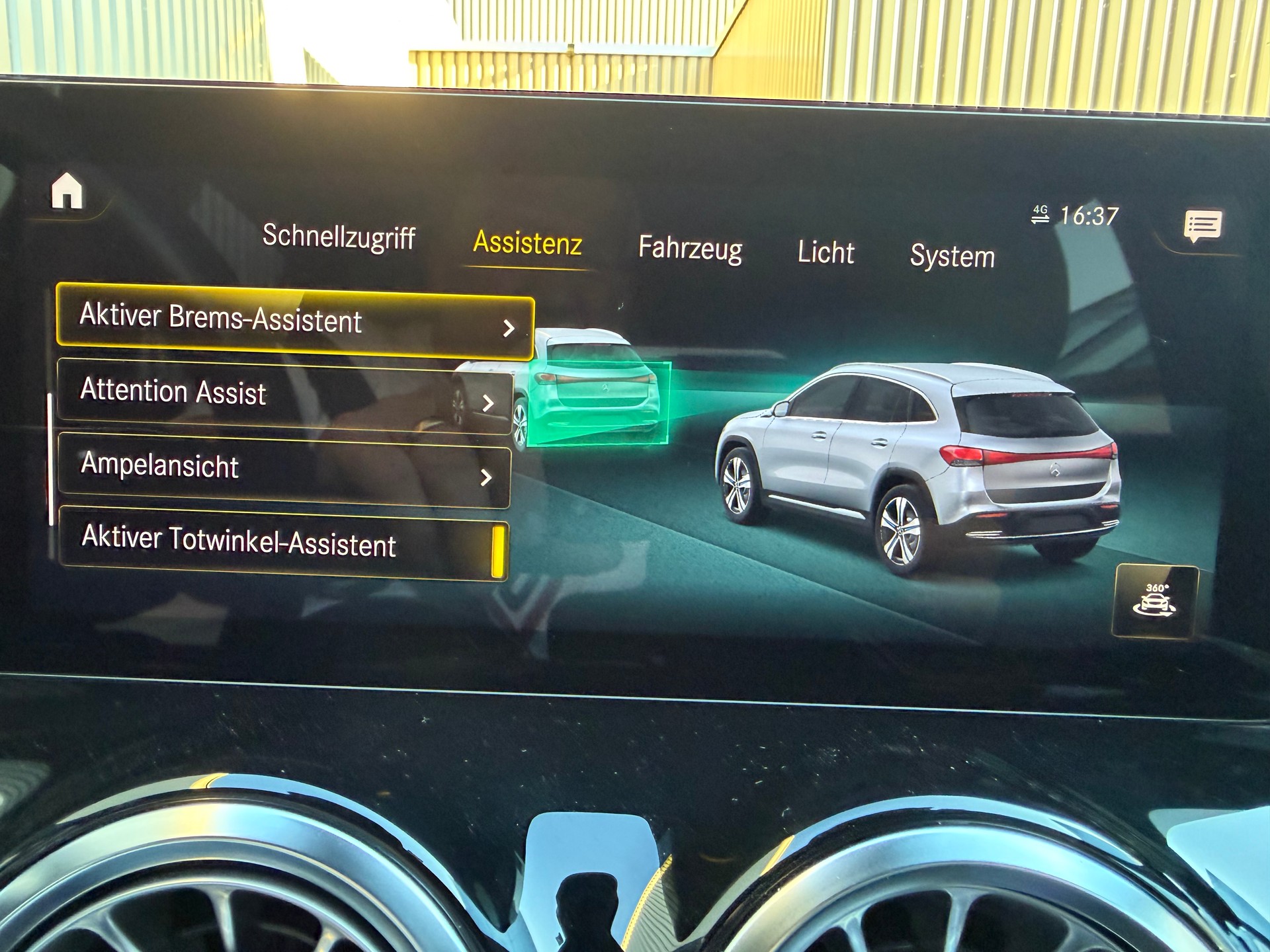MERCEDES-BENZ EQA 300 AMG Line 4Matic*Anhängerkupplung*-image-14