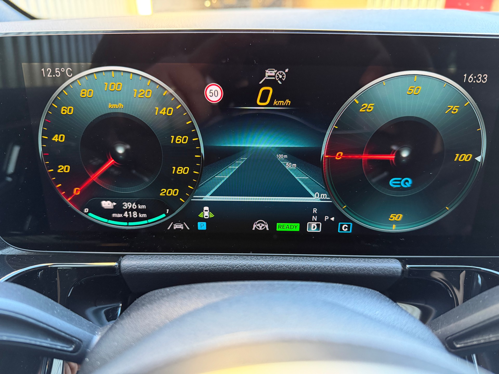 MERCEDES-BENZ EQA 300 AMG Line 4Matic*Anhängerkupplung*-image-12