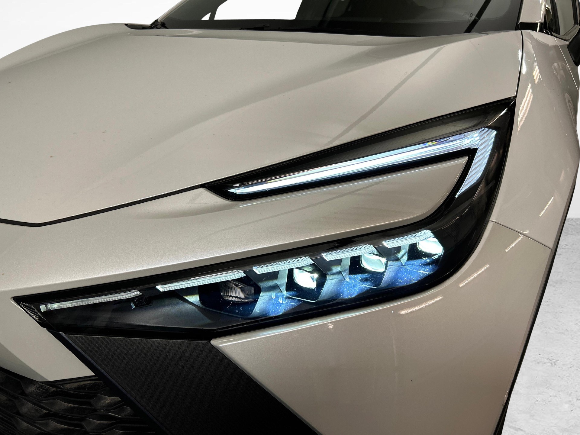 TOYOTA C-HR 2.0 HEV Trend 4x4-image-17