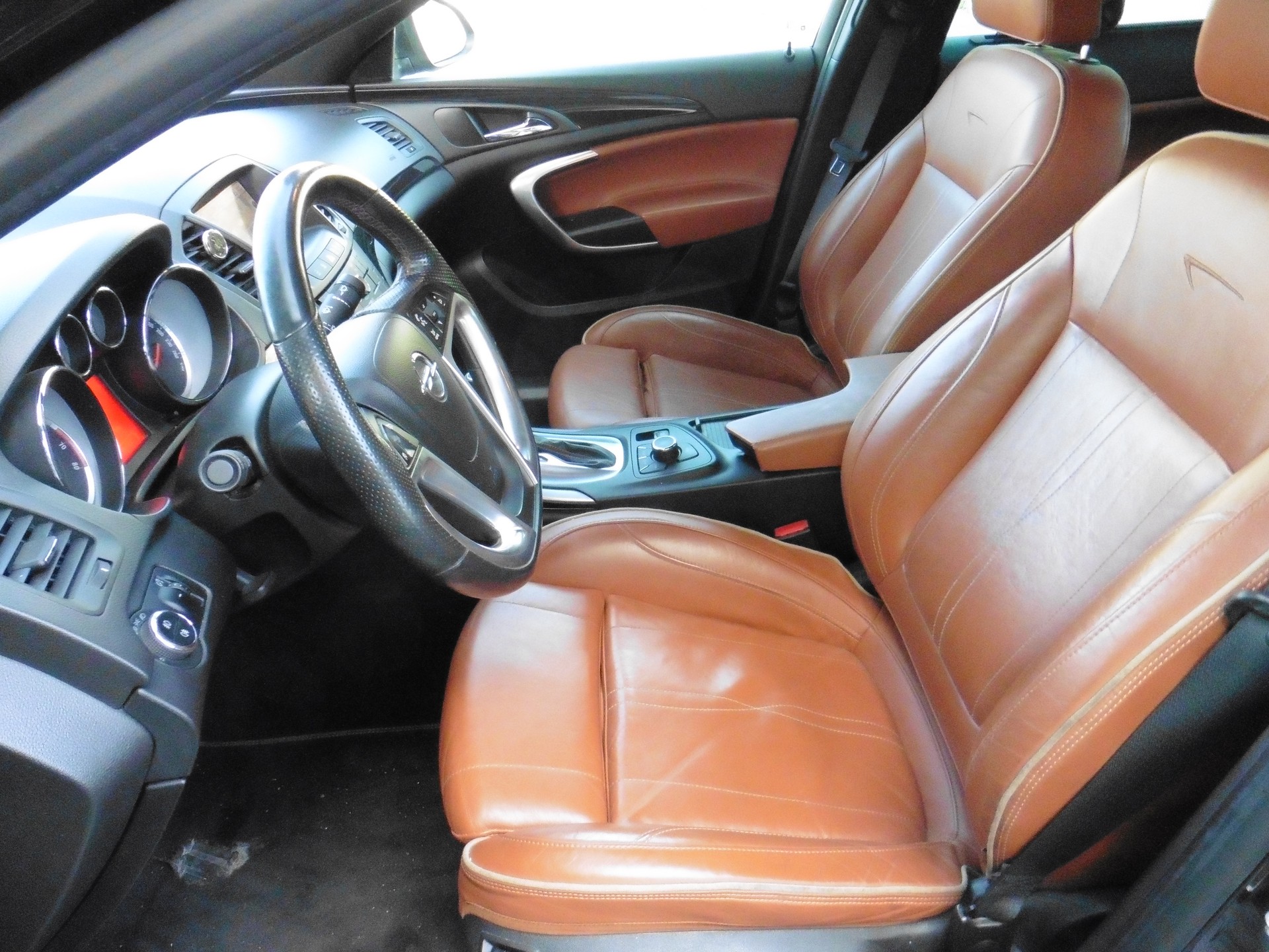 OPEL Insignia 2.8 Turbo Cosmo 4WD Automatic-image-19