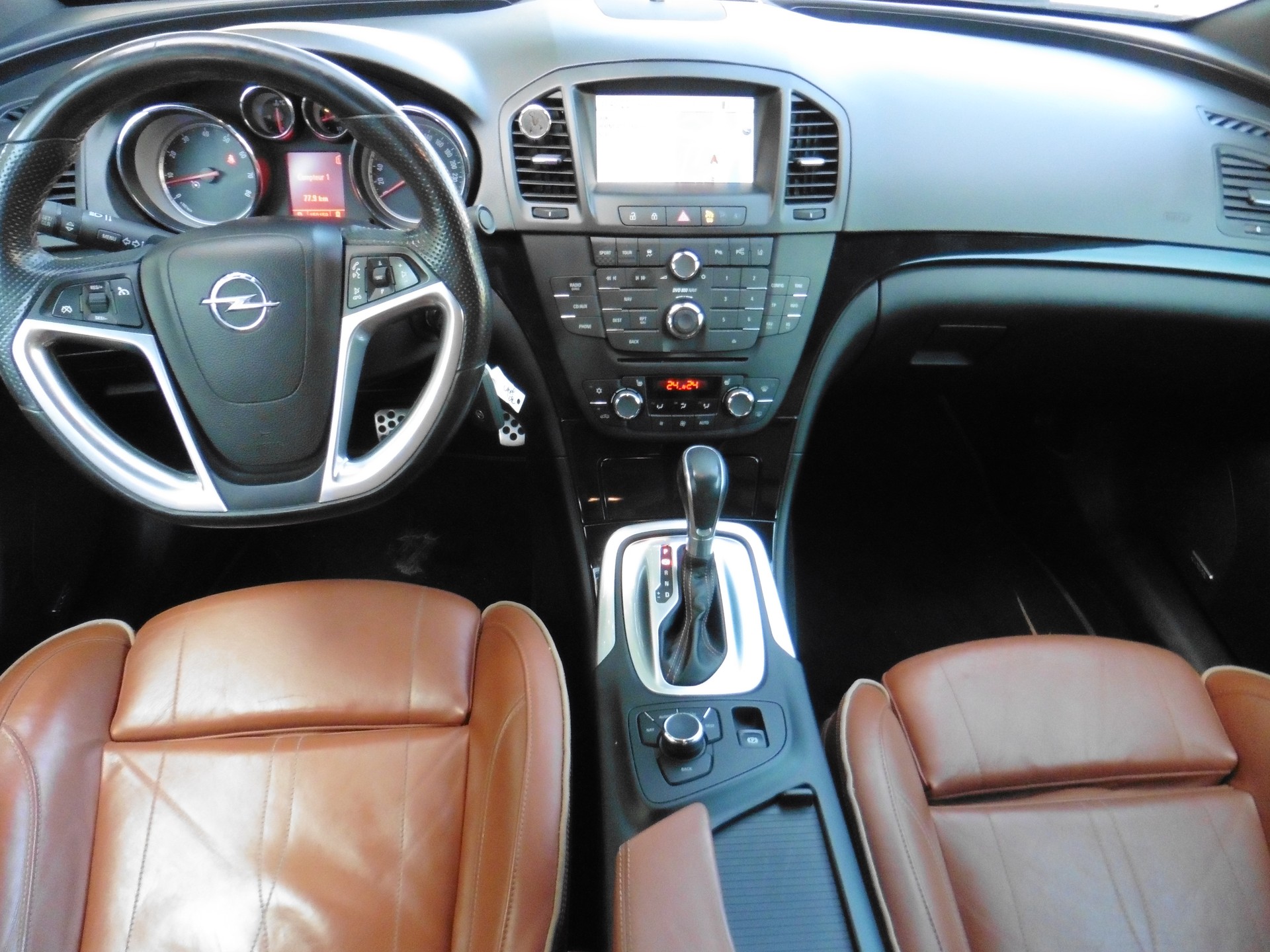 OPEL Insignia 2.8 Turbo Cosmo 4WD Automatic-image-11