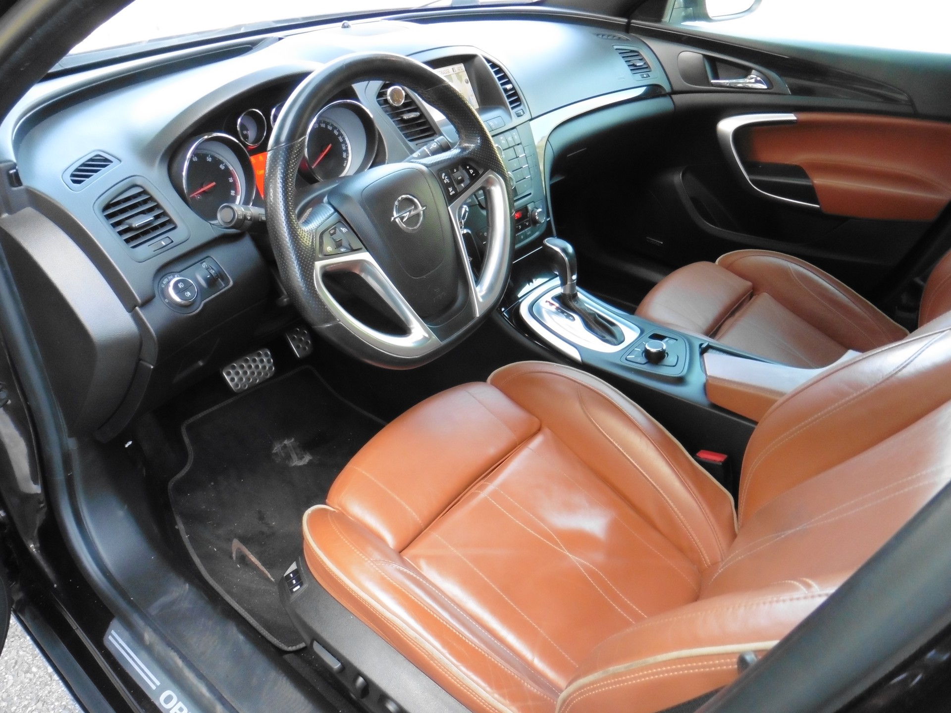 OPEL Insignia 2.8 Turbo Cosmo 4WD Automatic-image-18