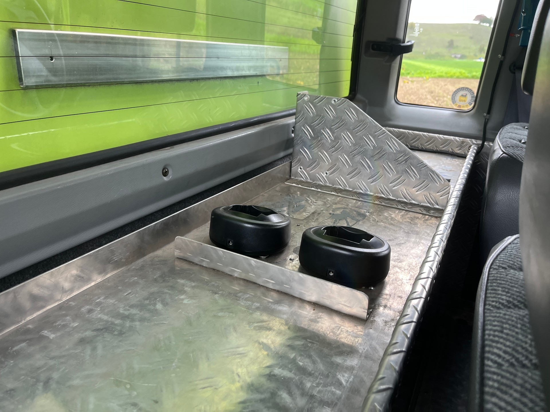 NISSAN King Cab 2.4 4x4 KNMD21-image-6