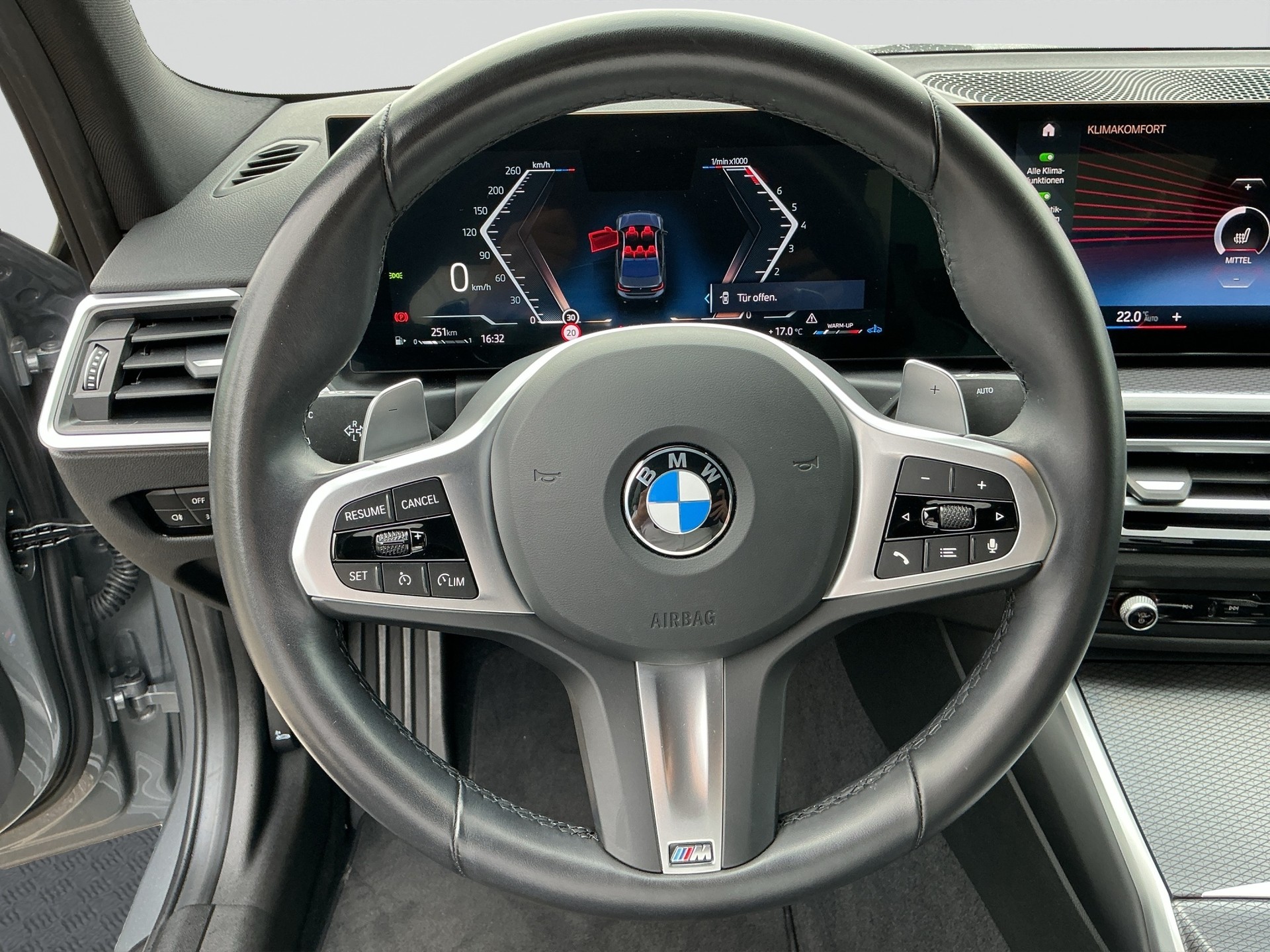 BMW 320 i Limousine M Sport Shadow Line-image-9