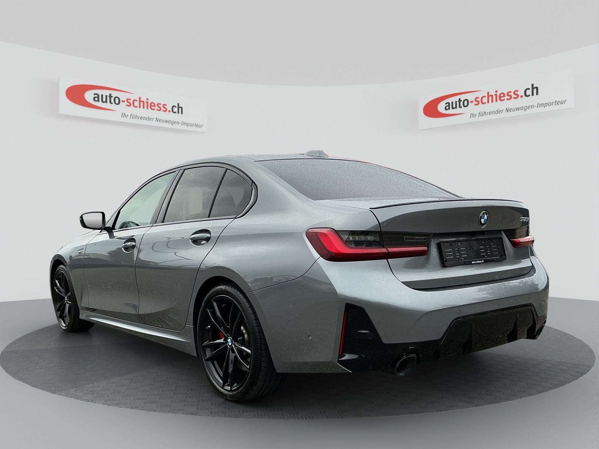 BMW 320 i Limousine M Sport Shadow Line-image-2