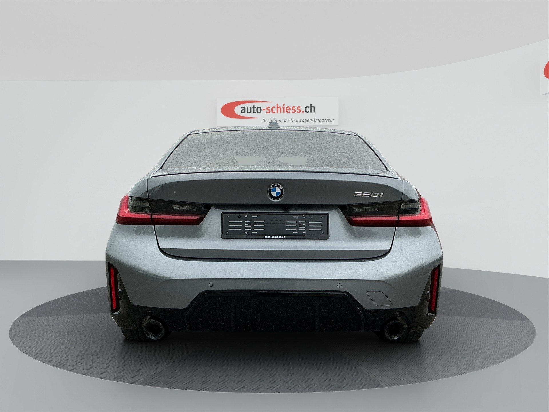 BMW 320 i Limousine M Sport Shadow Line-image-3