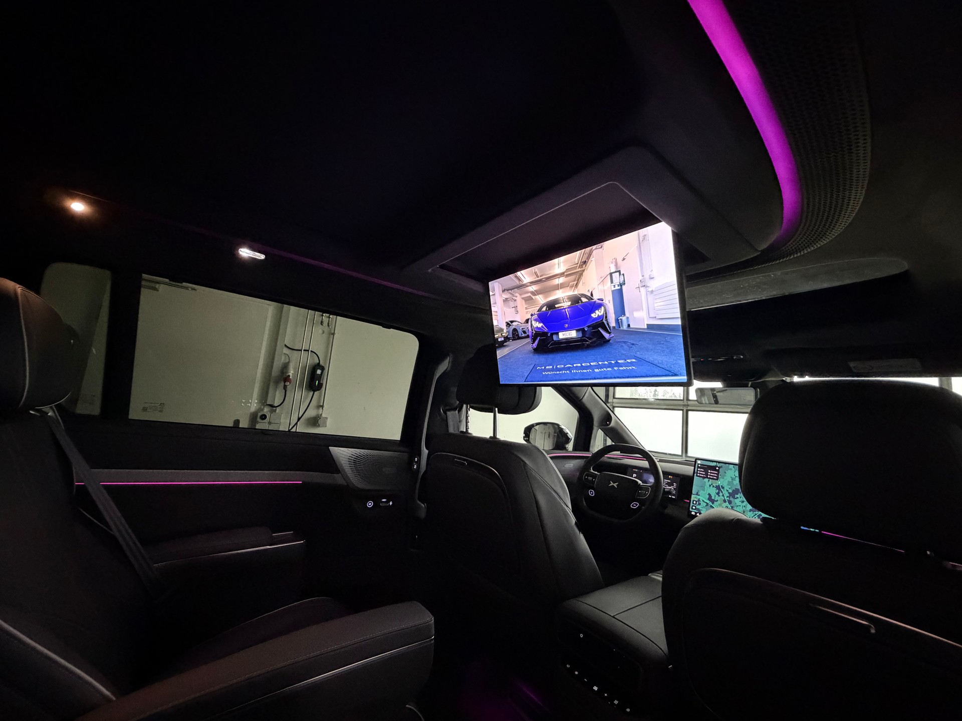 XPENG X9 Performance AWD Midnight Black / AHK / CH Typengenehmigung IVI / an Lager-image-37