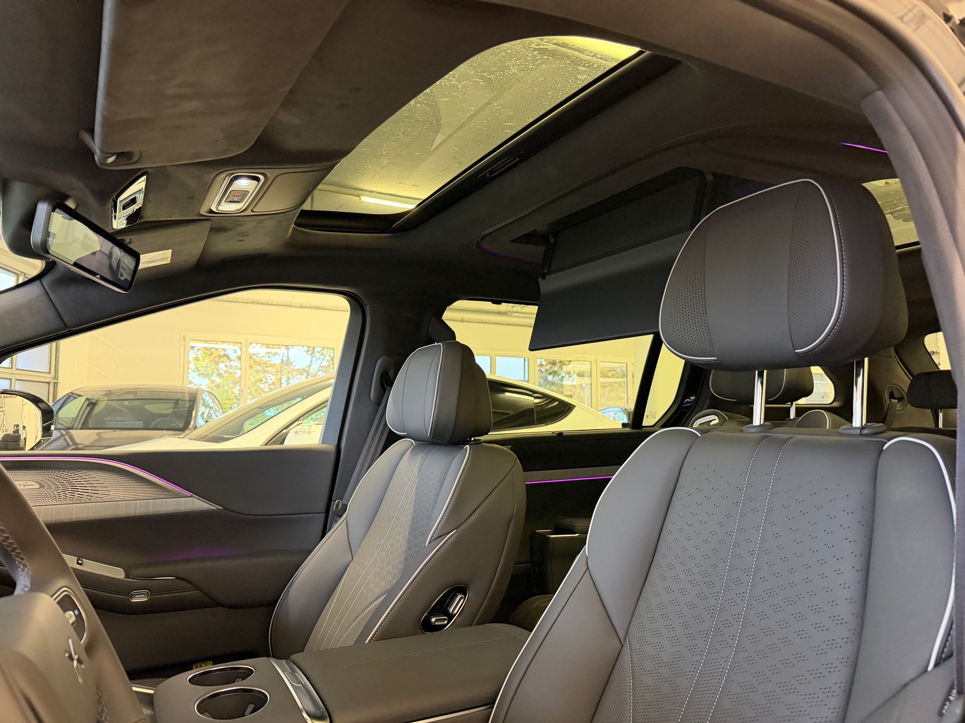 XPENG X9 Performance AWD Midnight Black / AHK / CH Typengenehmigung IVI / an Lager-image-20