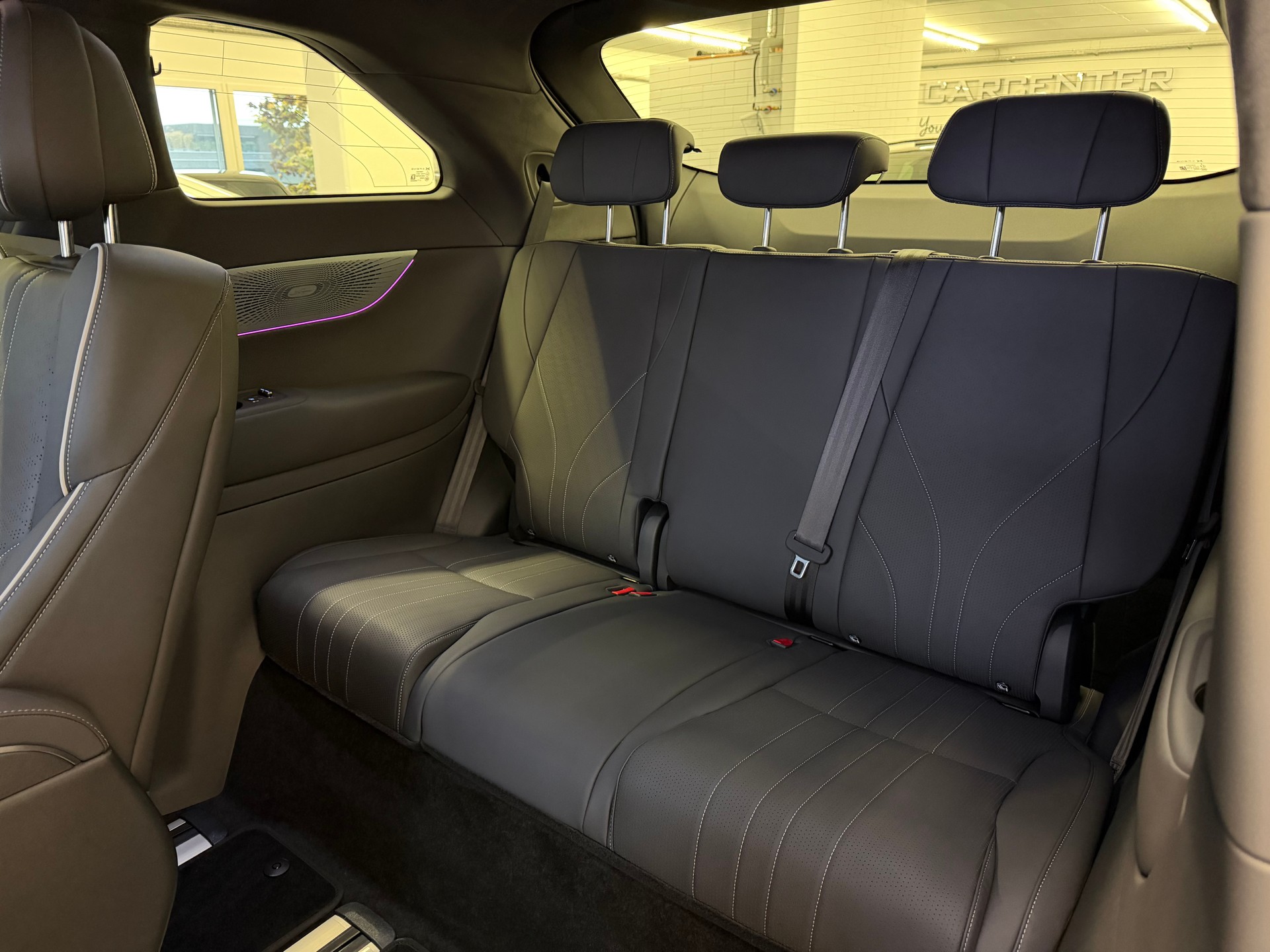 XPENG X9 Performance AWD Midnight Black / AHK / CH Typengenehmigung IVI / an Lager-image-28