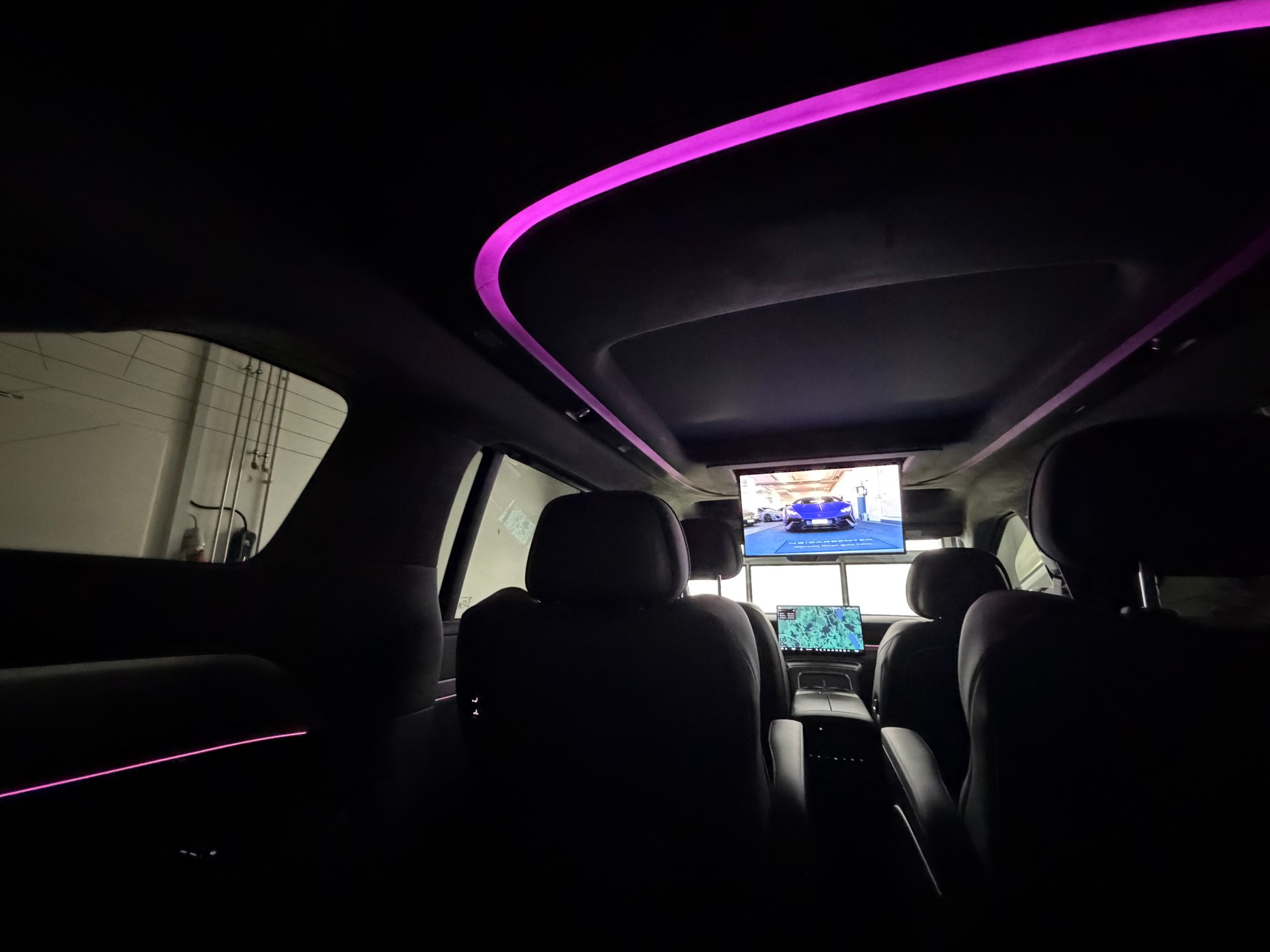 XPENG X9 Performance AWD Midnight Black / AHK / CH Typengenehmigung IVI / an Lager-image-35