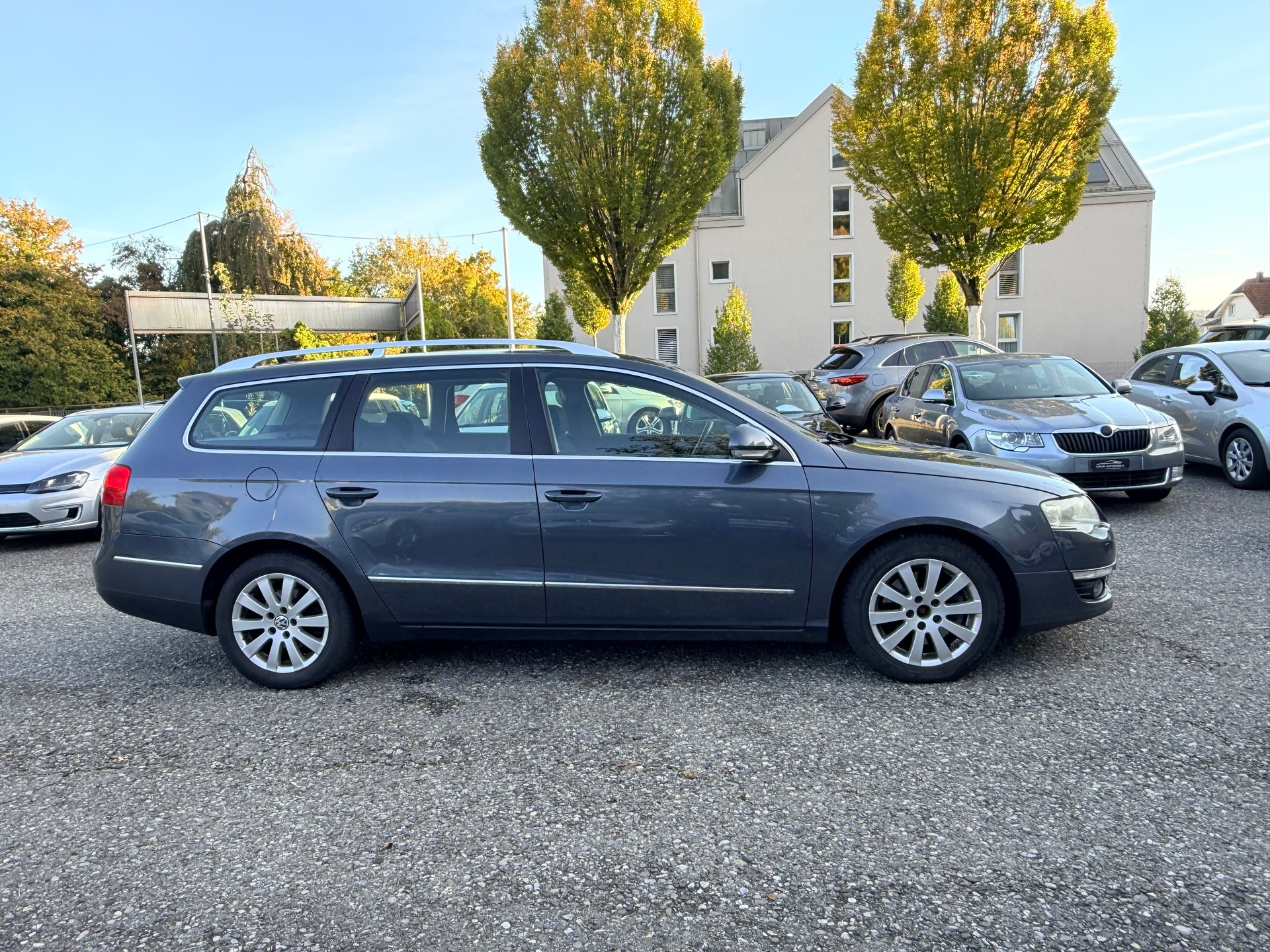 VW Passat Variant 2.0 TDI BlueMotion Trendline-image-4