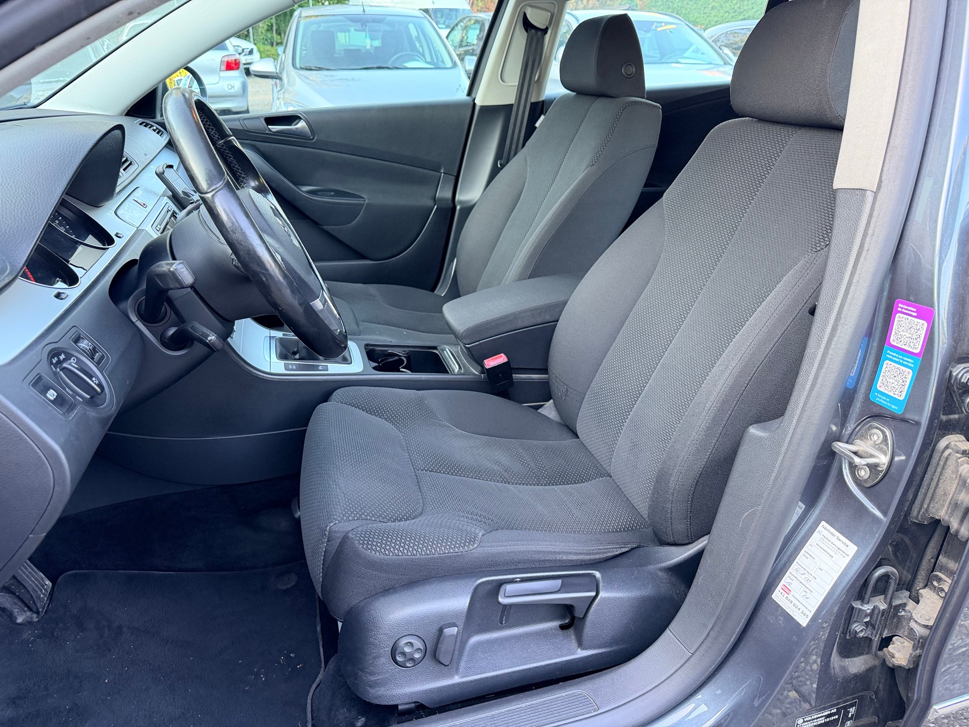 VW Passat Variant 2.0 TDI BlueMotion Trendline-image-17