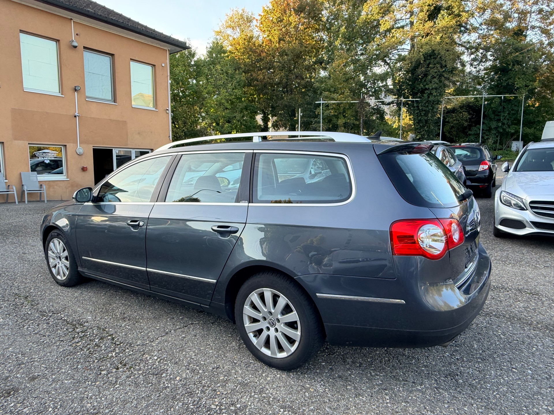 VW Passat Variant 2.0 TDI BlueMotion Trendline-image-7