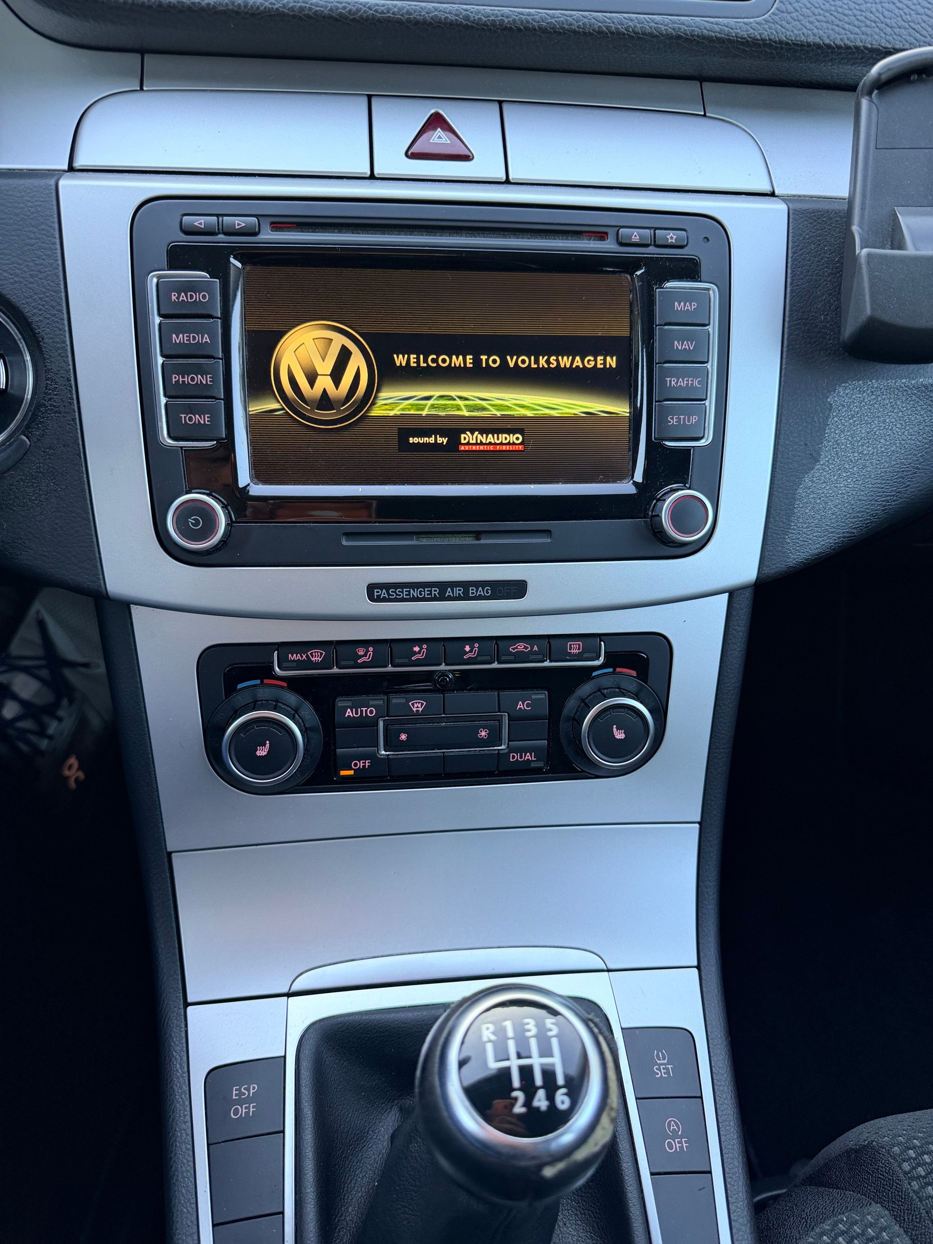 VW Passat Variant 2.0 TDI BlueMotion Trendline-image-18