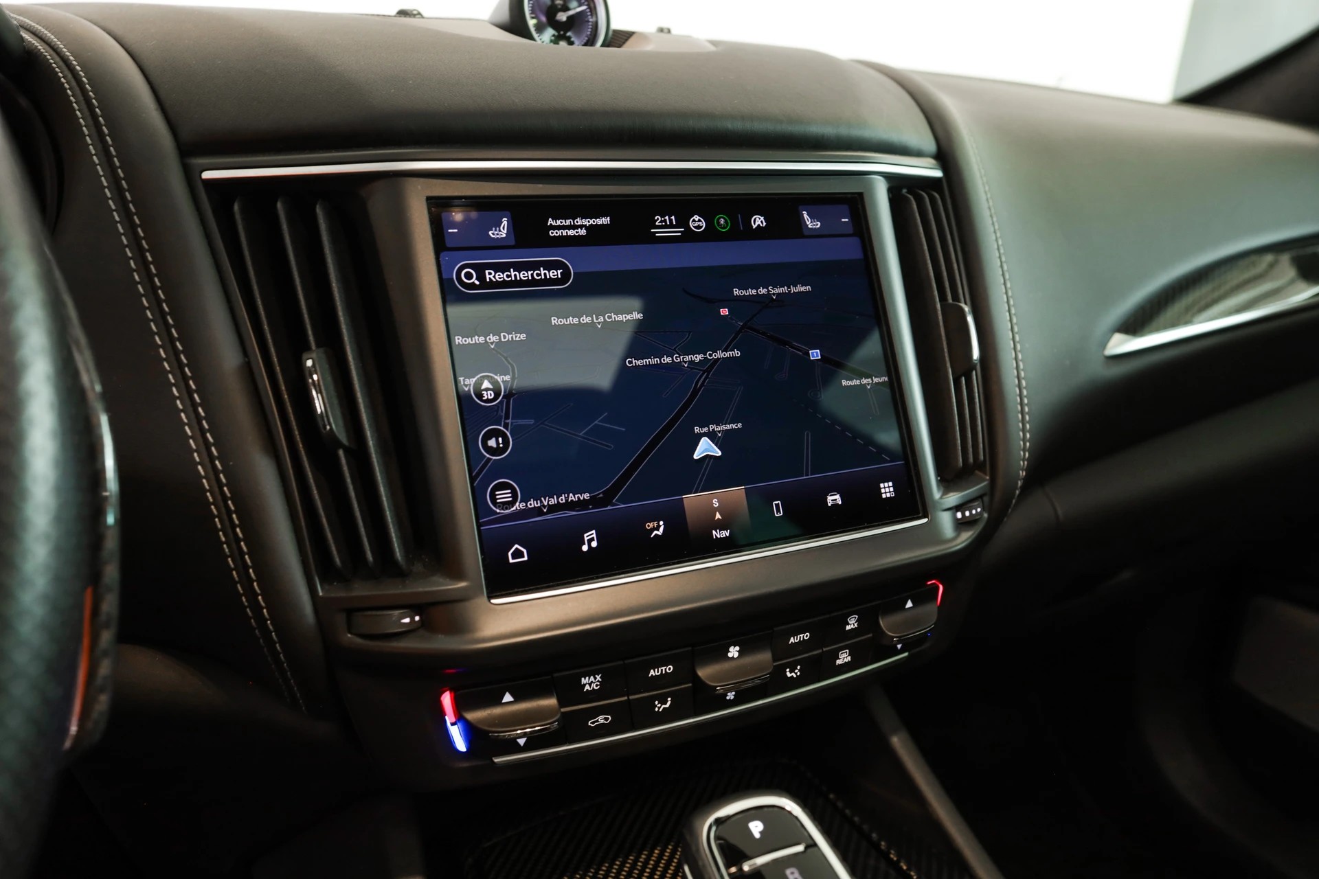 MASERATI Levante 3.8 V8 Trofeo Q4 Automatica • Toit ouvrant • Sièges ventilés • Carbone-image-25