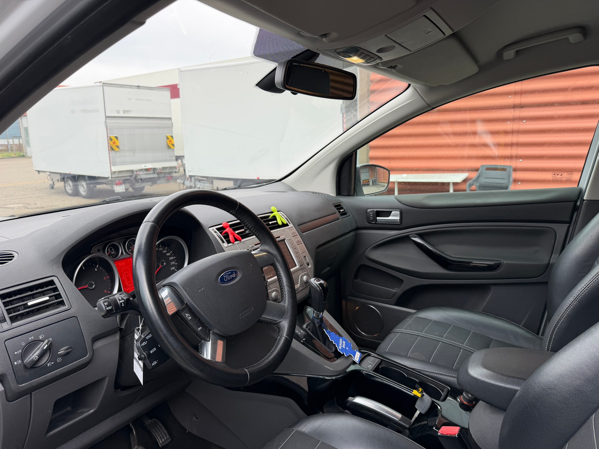 FORD Kuga 2.0 TDCi Titanium 4WD PowerShift-image-8