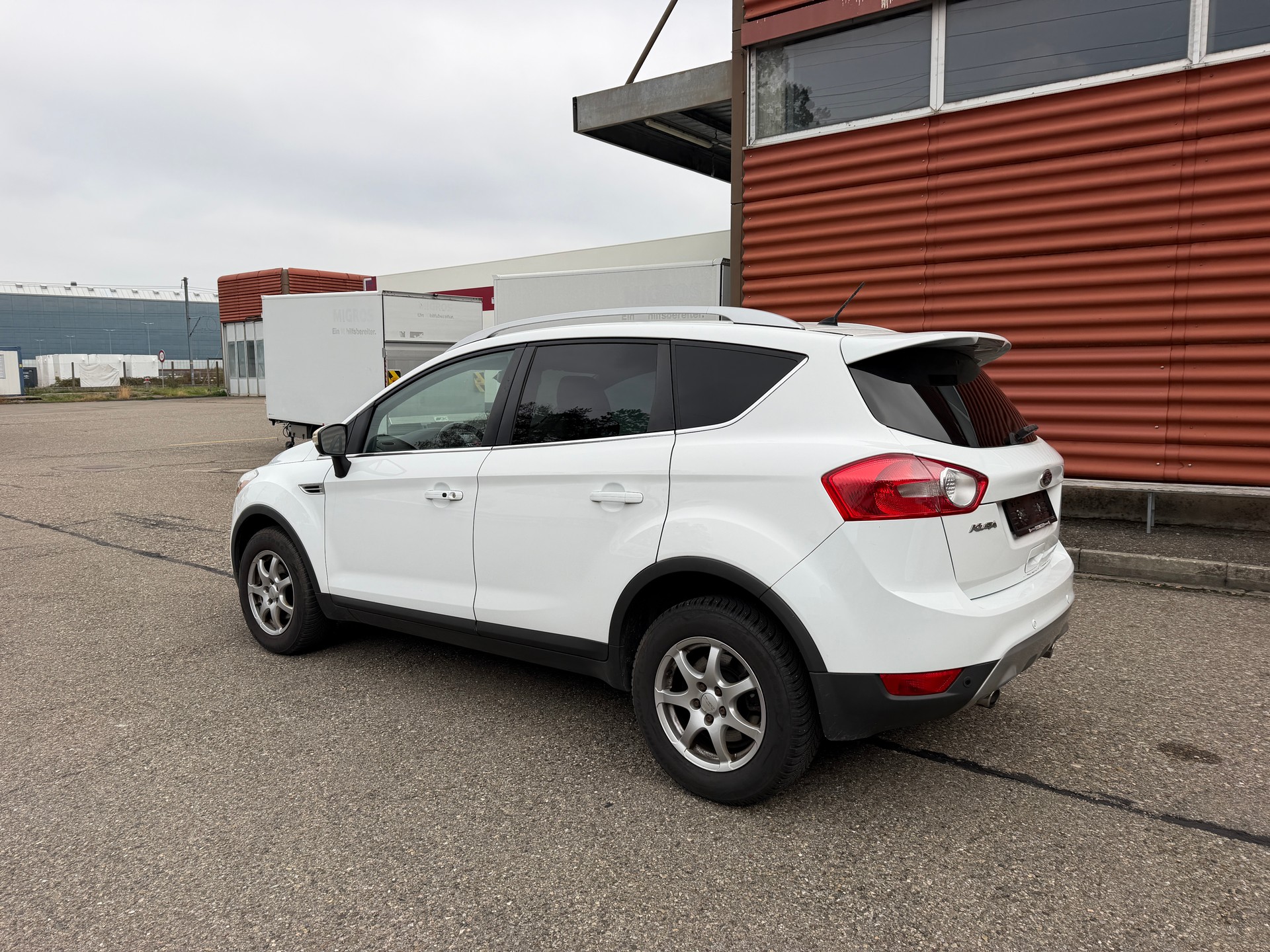 FORD Kuga 2.0 TDCi Titanium 4WD PowerShift-image-2