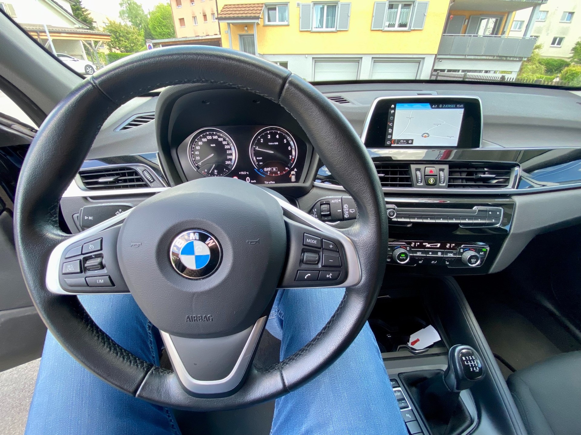 BMW X1 sDrive 18i-image-5