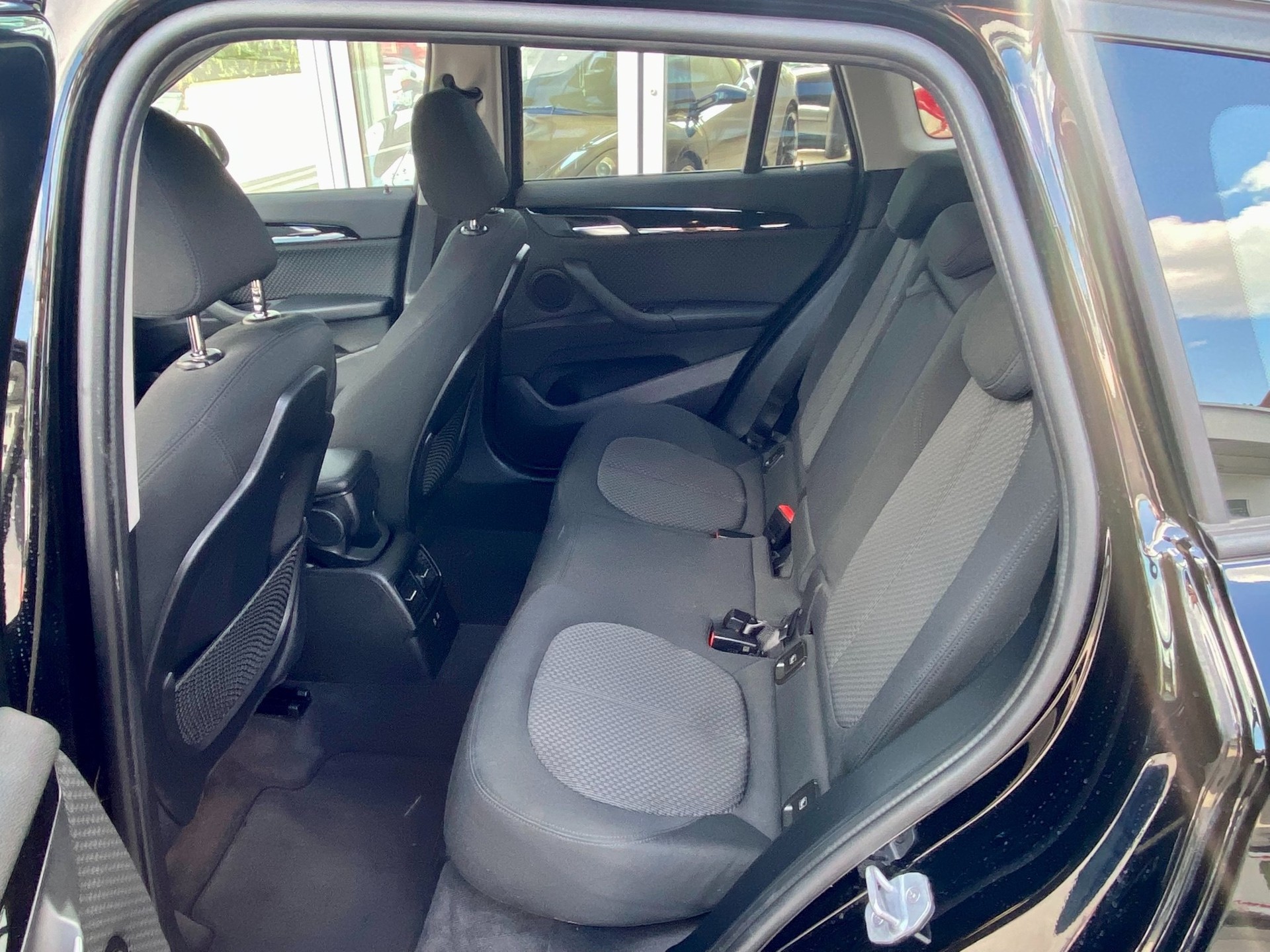 BMW X1 sDrive 18i-image-3