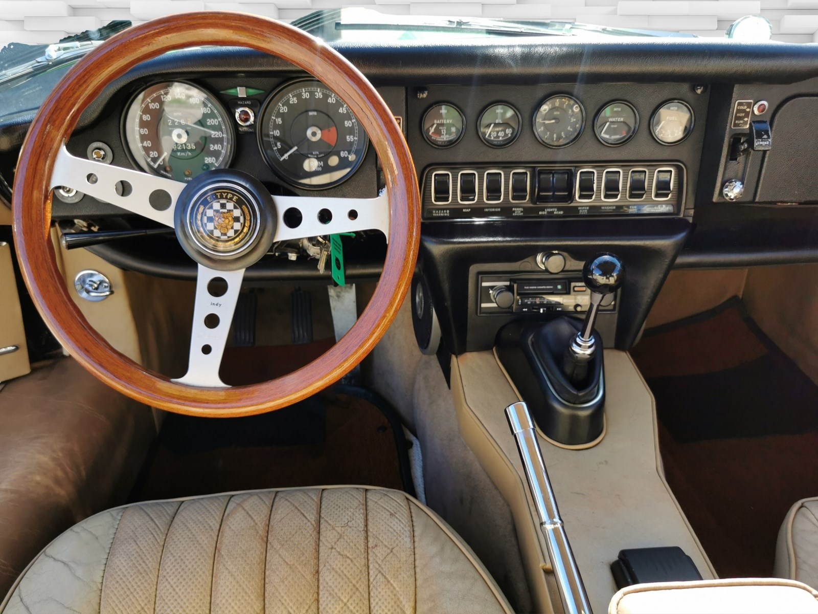 JAGUAR E-Type 4.2 Serie II 2+2-image-9
