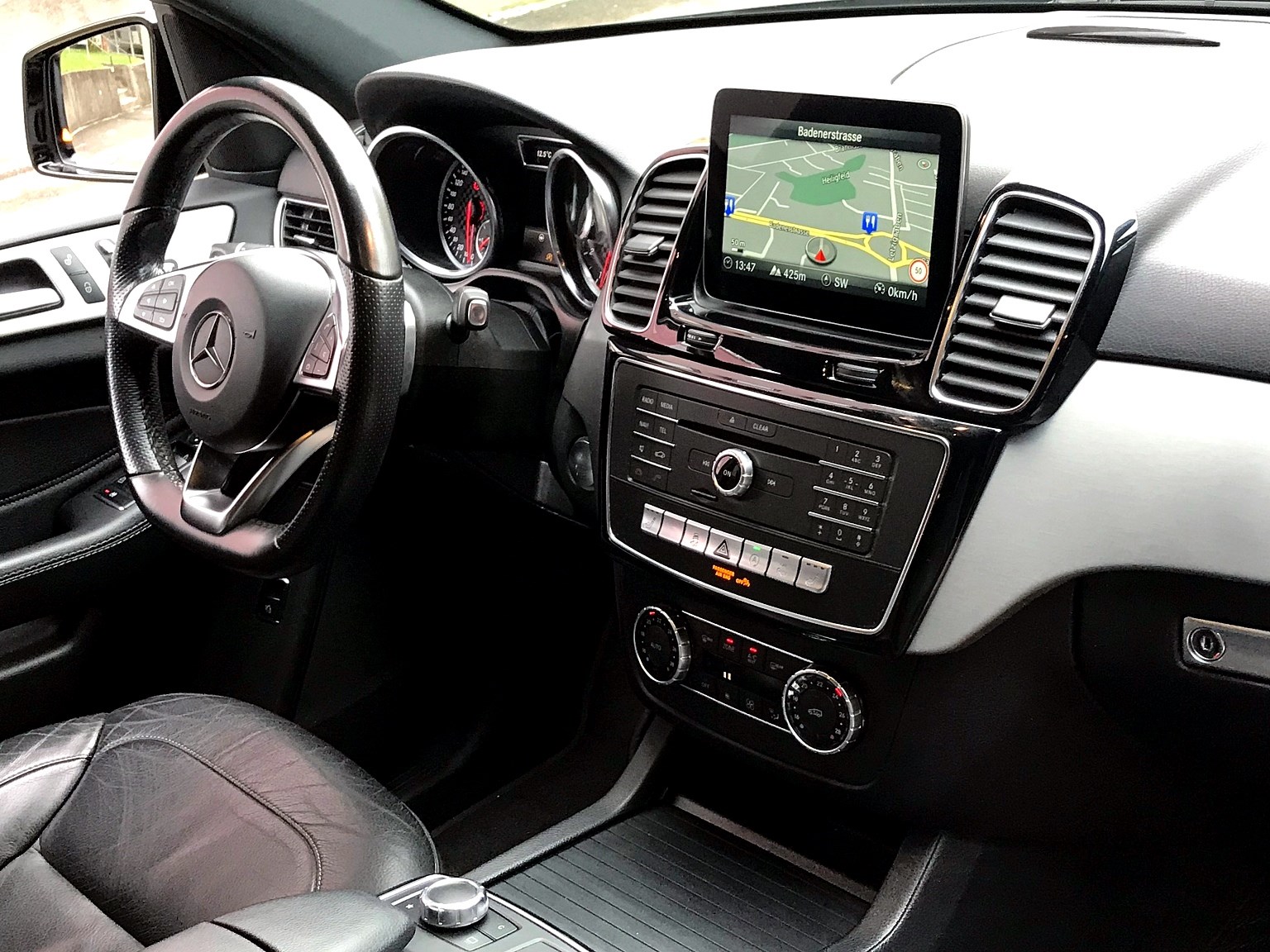 MERCEDES-BENZ GLE 43 AMG Executive 4Matic 9G-Tronic-image-2