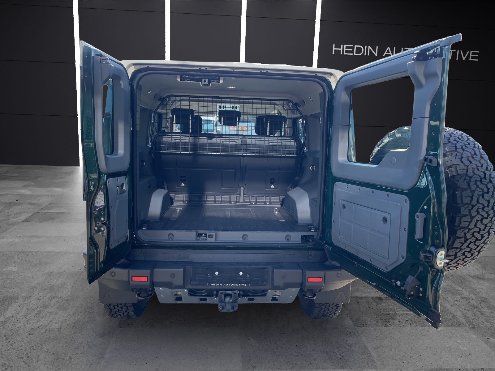 INEOS Grenadier 3.0D Utility Wagon 5-Sitz-image-4