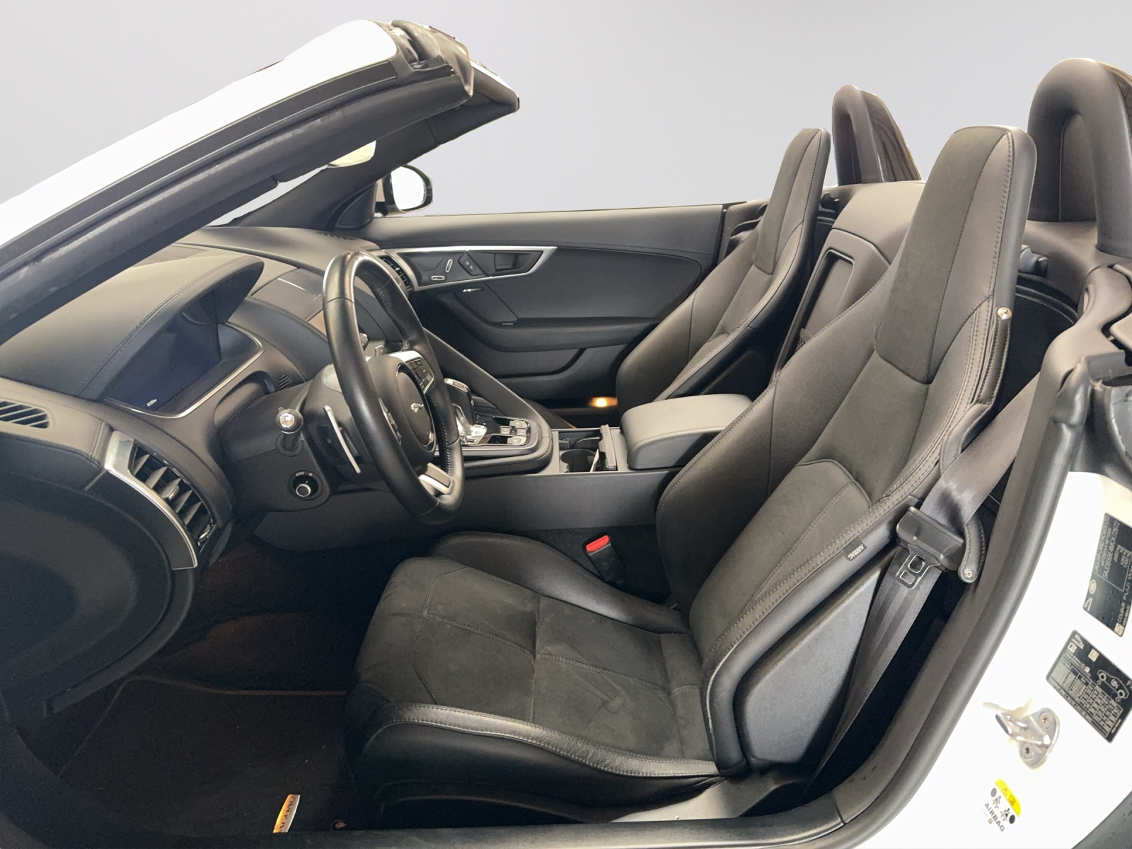 JAGUAR F-Type Convertible 5.0 V8 R-Dynamic Automatik-image-9
