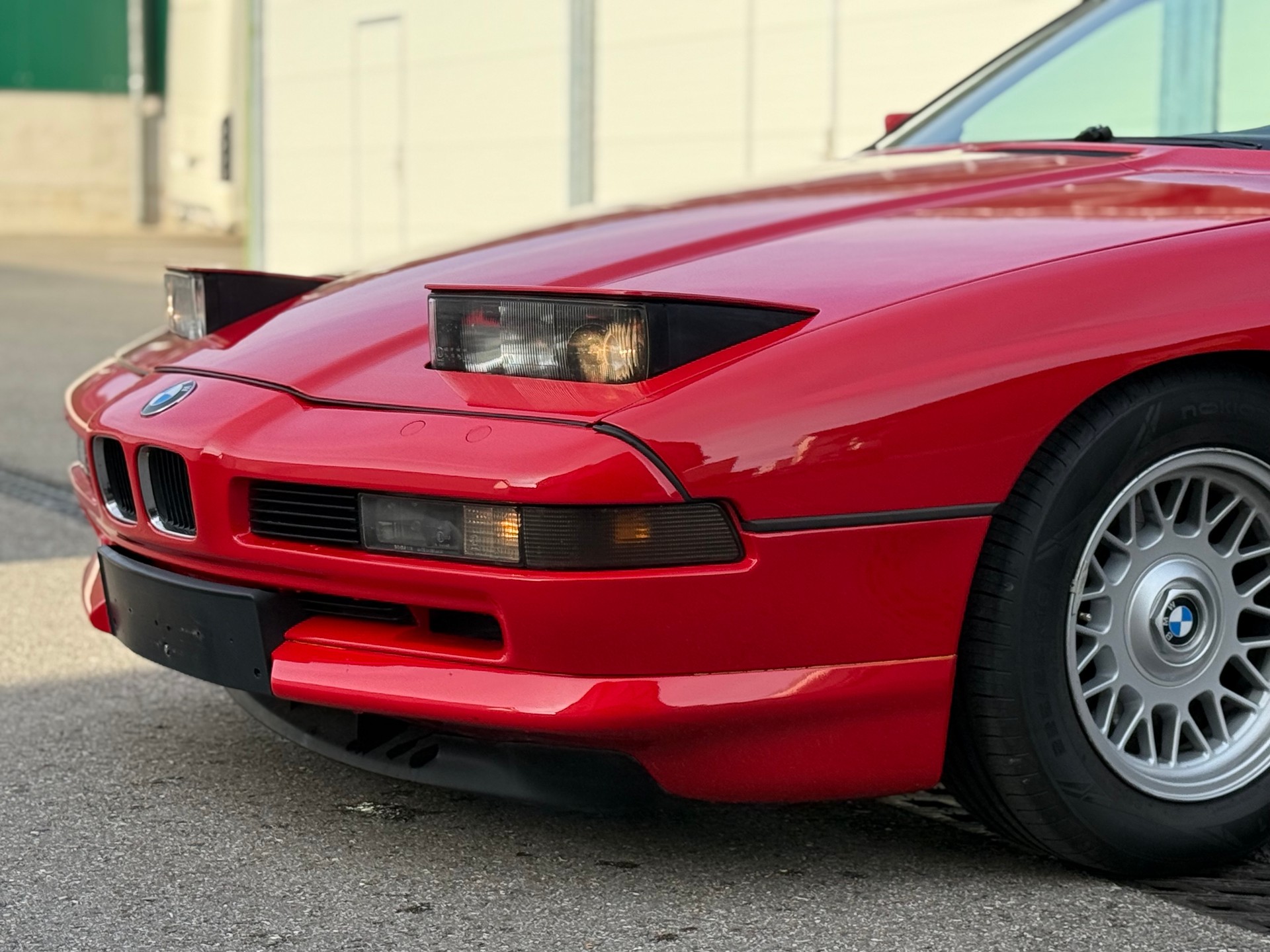 BMW 850i A-image-6