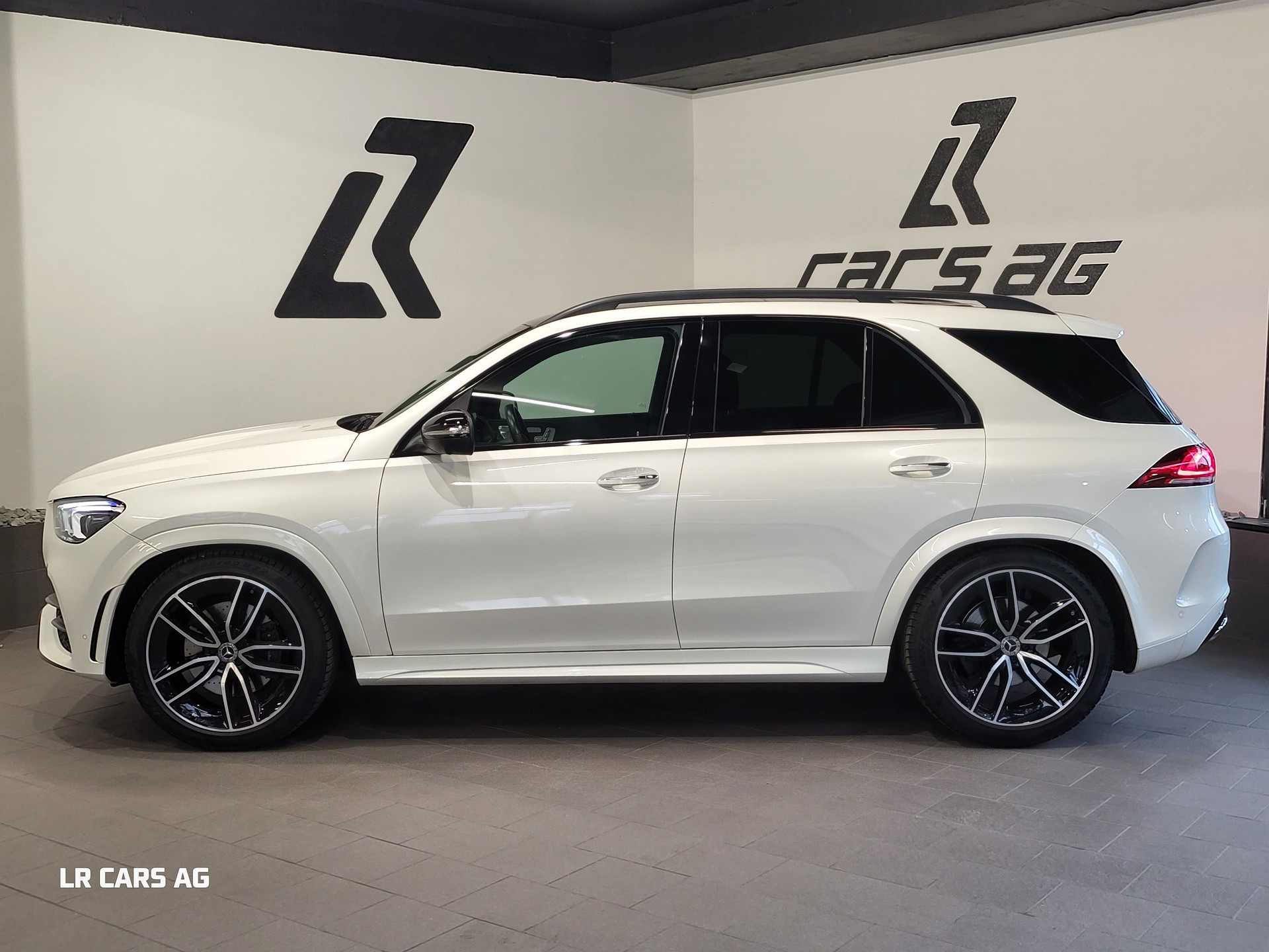 MERCEDES-BENZ GLE 400 d 4Matic AMG Line 9G-Tronic-image-4