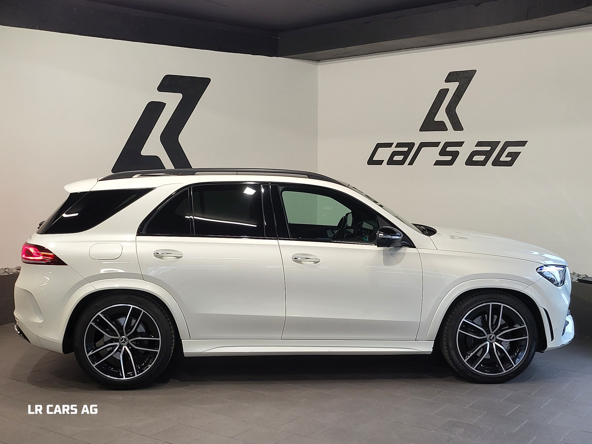MERCEDES-BENZ GLE 400 d 4Matic AMG Line 9G-Tronic-image-3