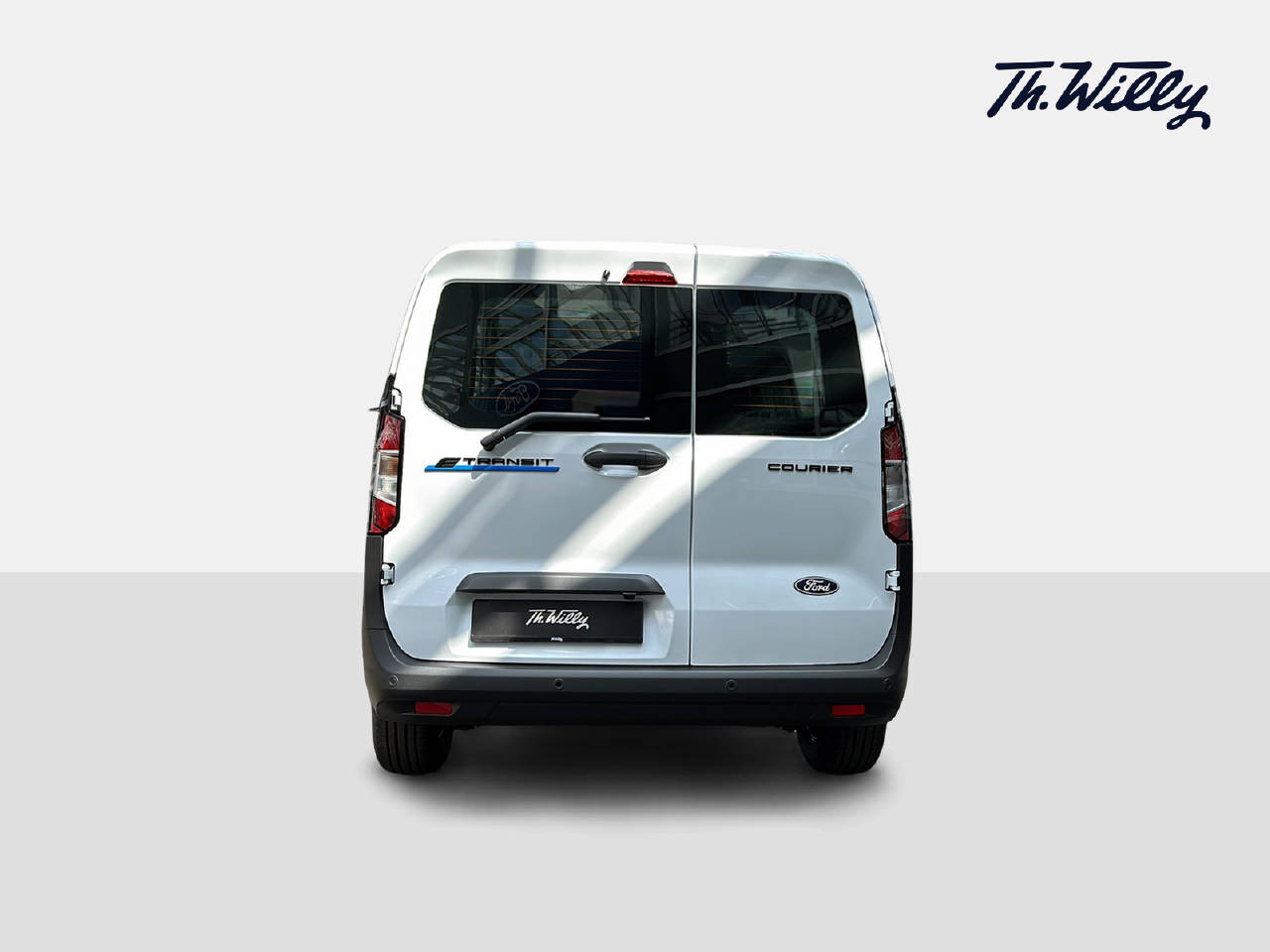 FORD E-Transit Courier Van Trend-image-3