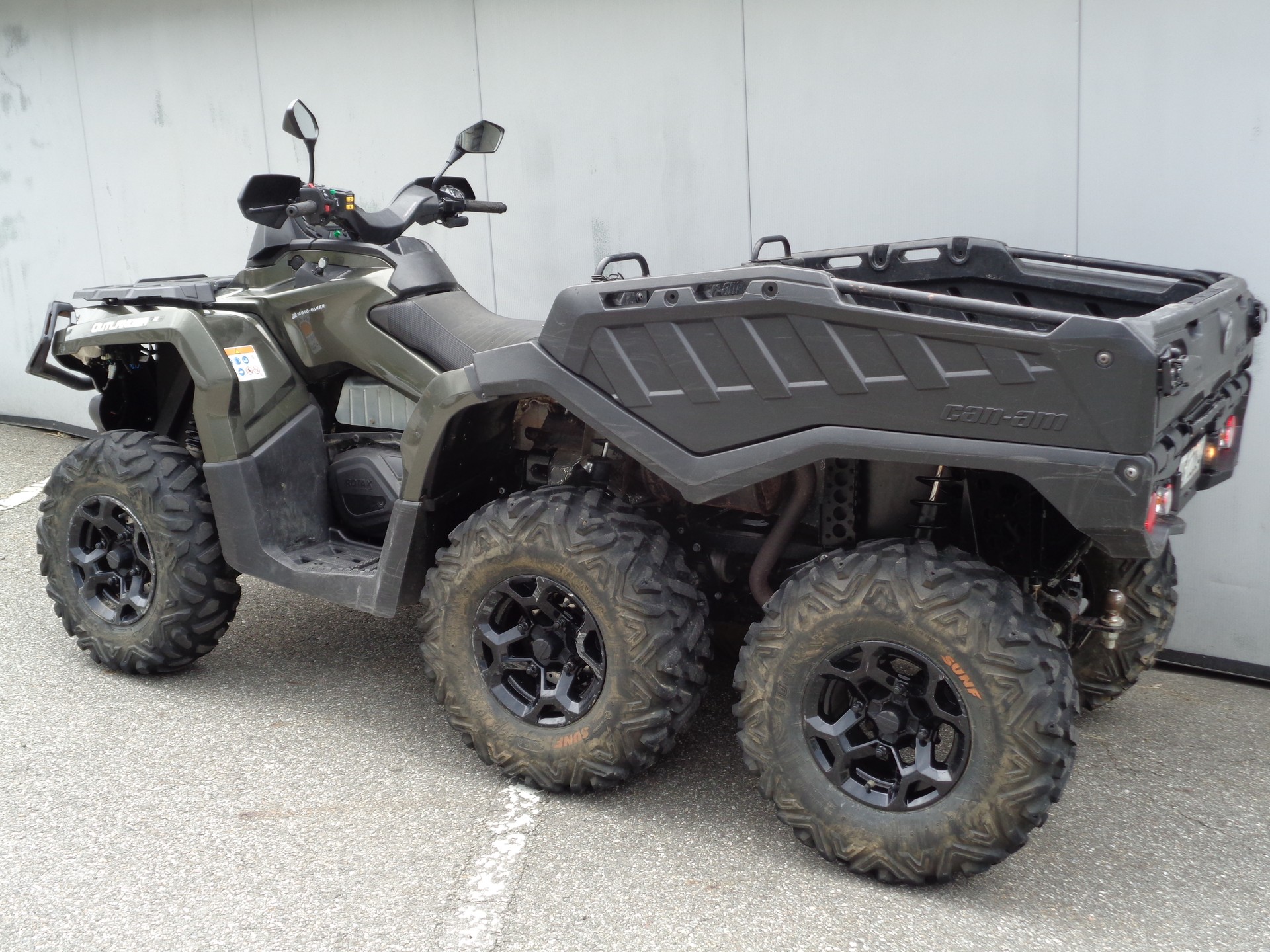CAN-AM Outlander 6x6 Max Pro+ Side Wall 1000-showroom-element-2