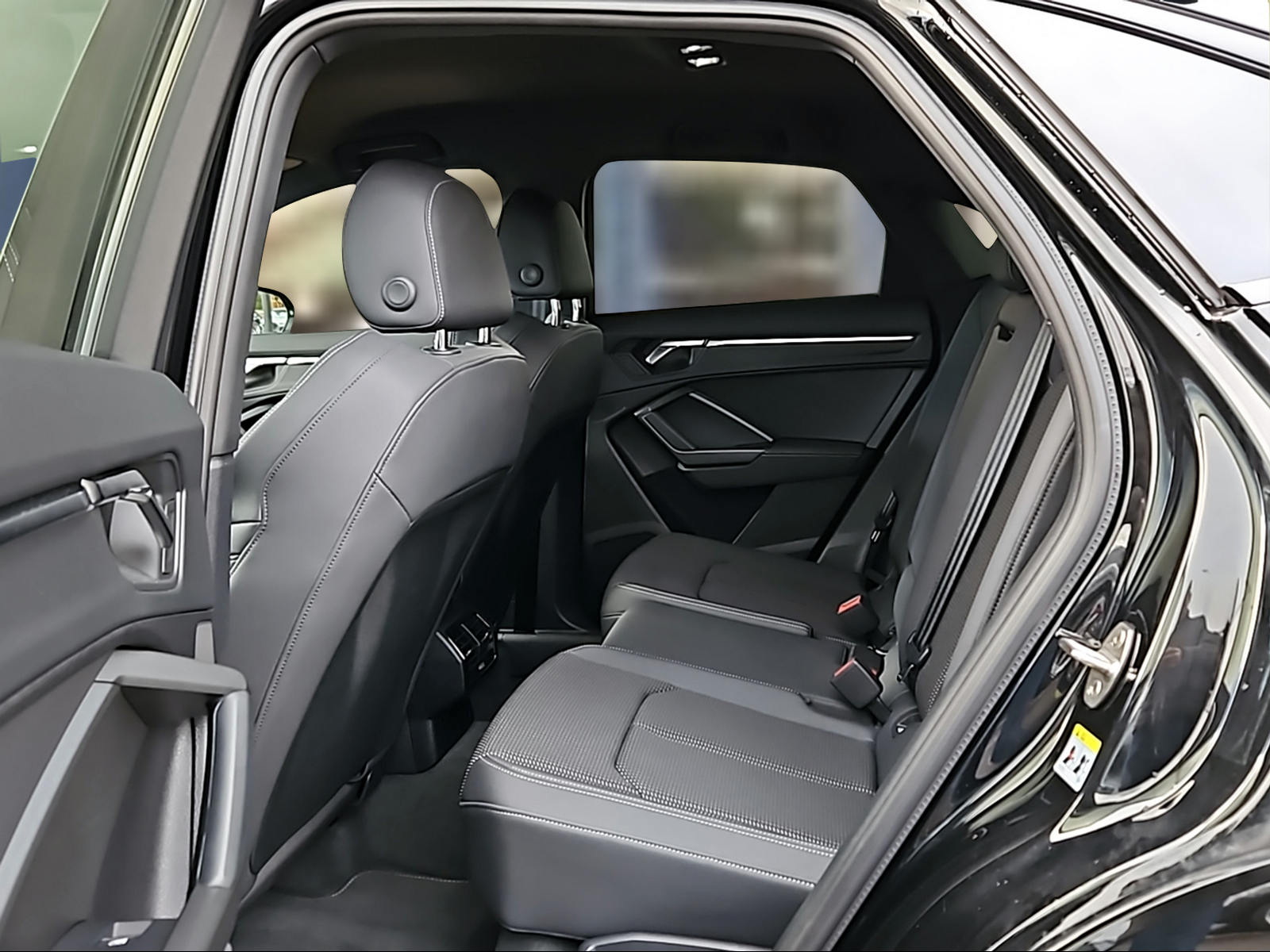 AUDI Q3 Sportback 35 TFSI S line Attraction S-tronic Mythosschwarz Metallic-image-9