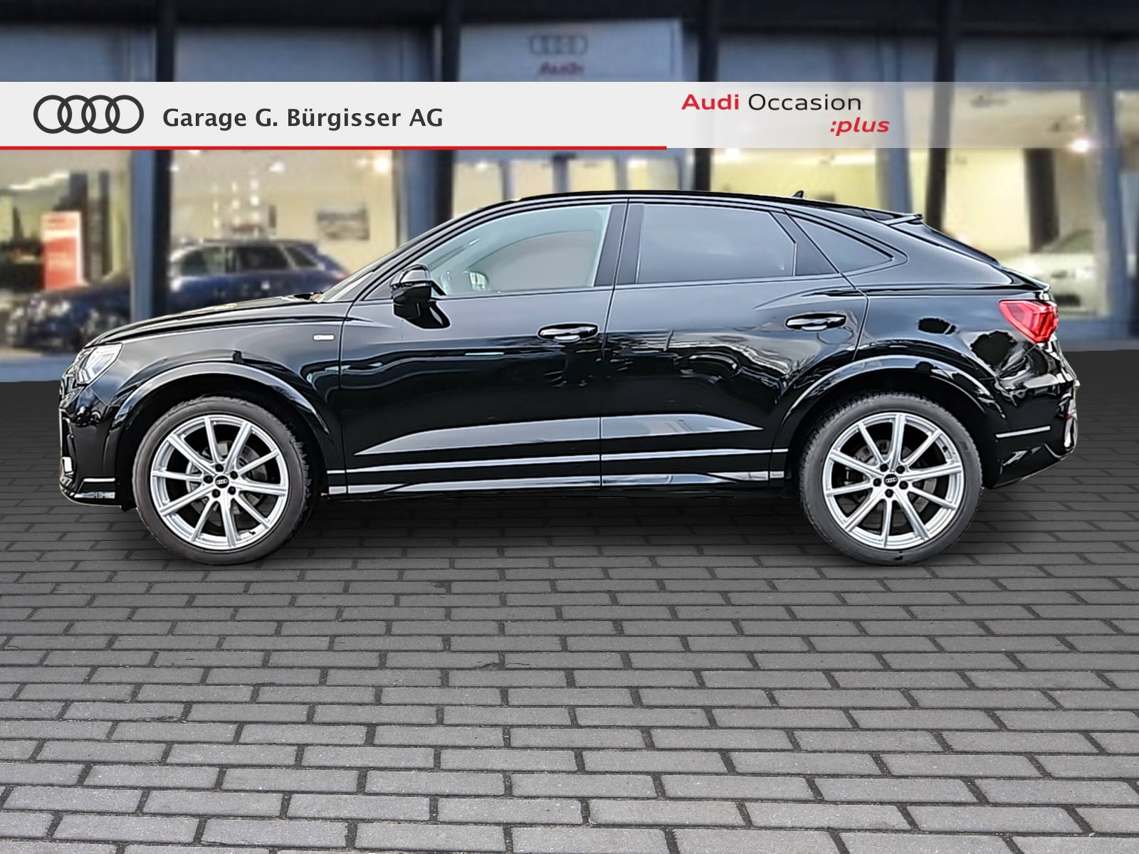 AUDI Q3 Sportback 35 TFSI S line Attraction S-tronic Mythosschwarz Metallic-image-2
