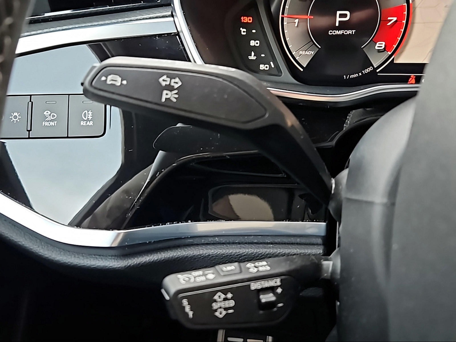 AUDI Q3 Sportback 35 TFSI S line Attraction S-tronic Mythosschwarz Metallic-image-18