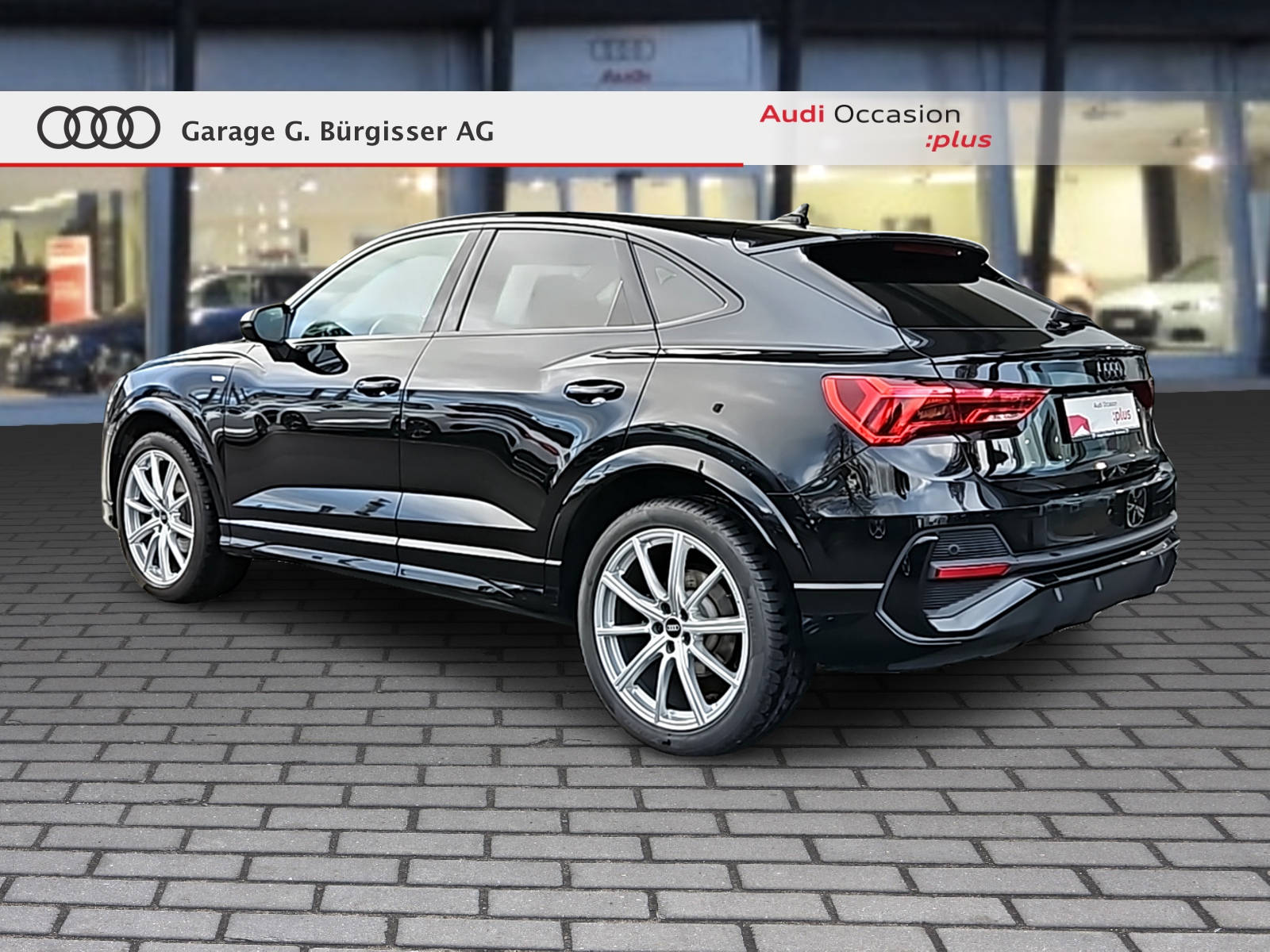 AUDI Q3 Sportback 35 TFSI S line Attraction S-tronic Mythosschwarz Metallic-image-3