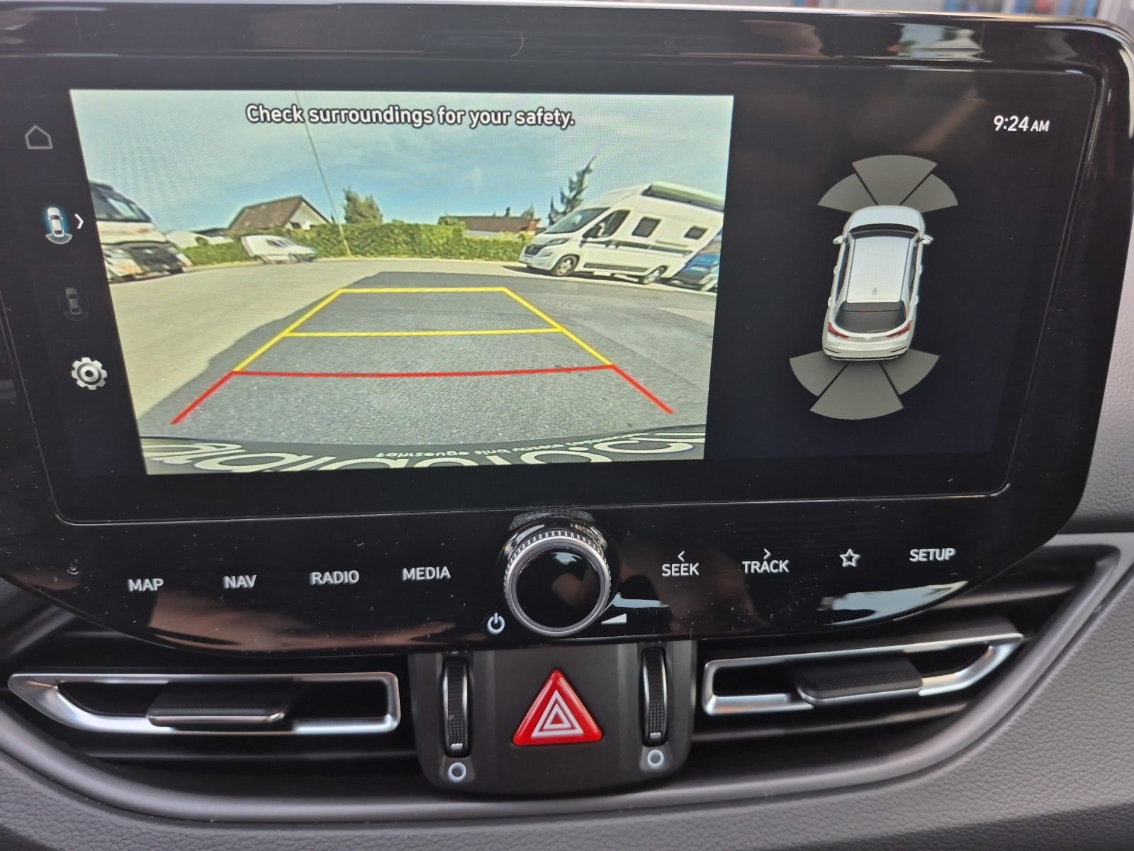 HYUNDAI i30 1.5 T-GDi Amplia-image-12