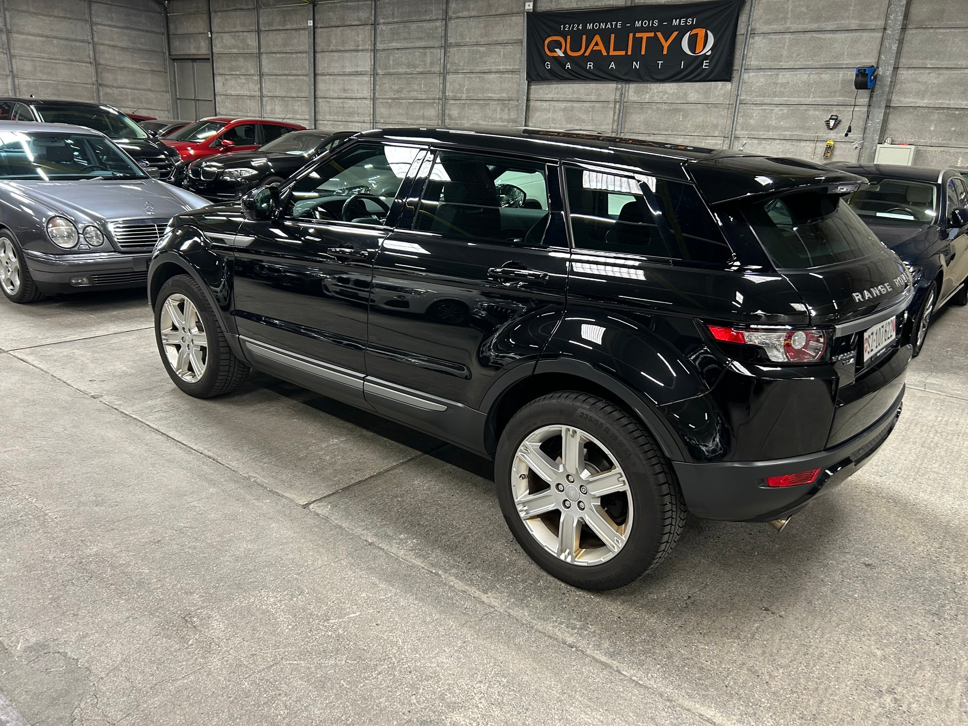 LAND ROVER Range Rover Evoque 2.2 TD4 Prestige AT9-image-5