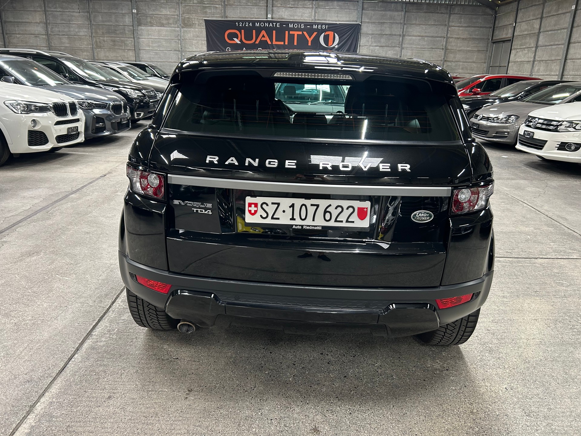 LAND ROVER Range Rover Evoque 2.2 TD4 Prestige AT9-image-4