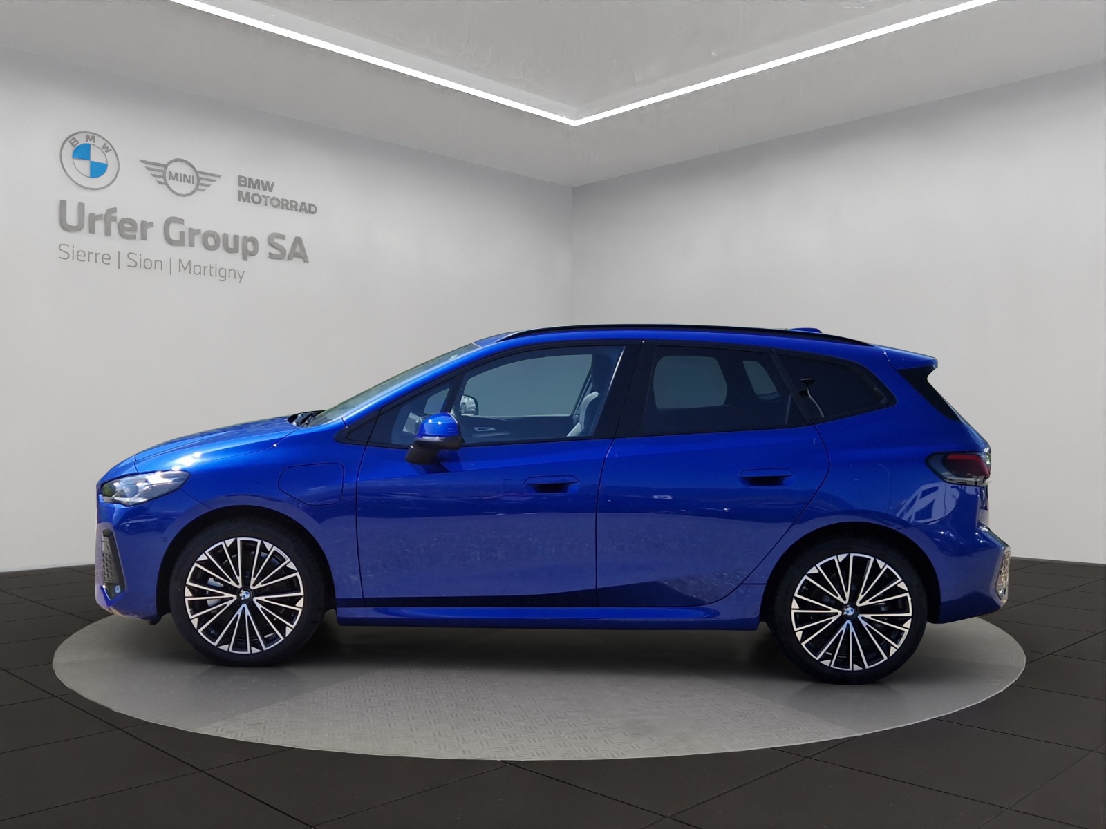 BMW 230e xDrive Active Tourer M Sport-image-1