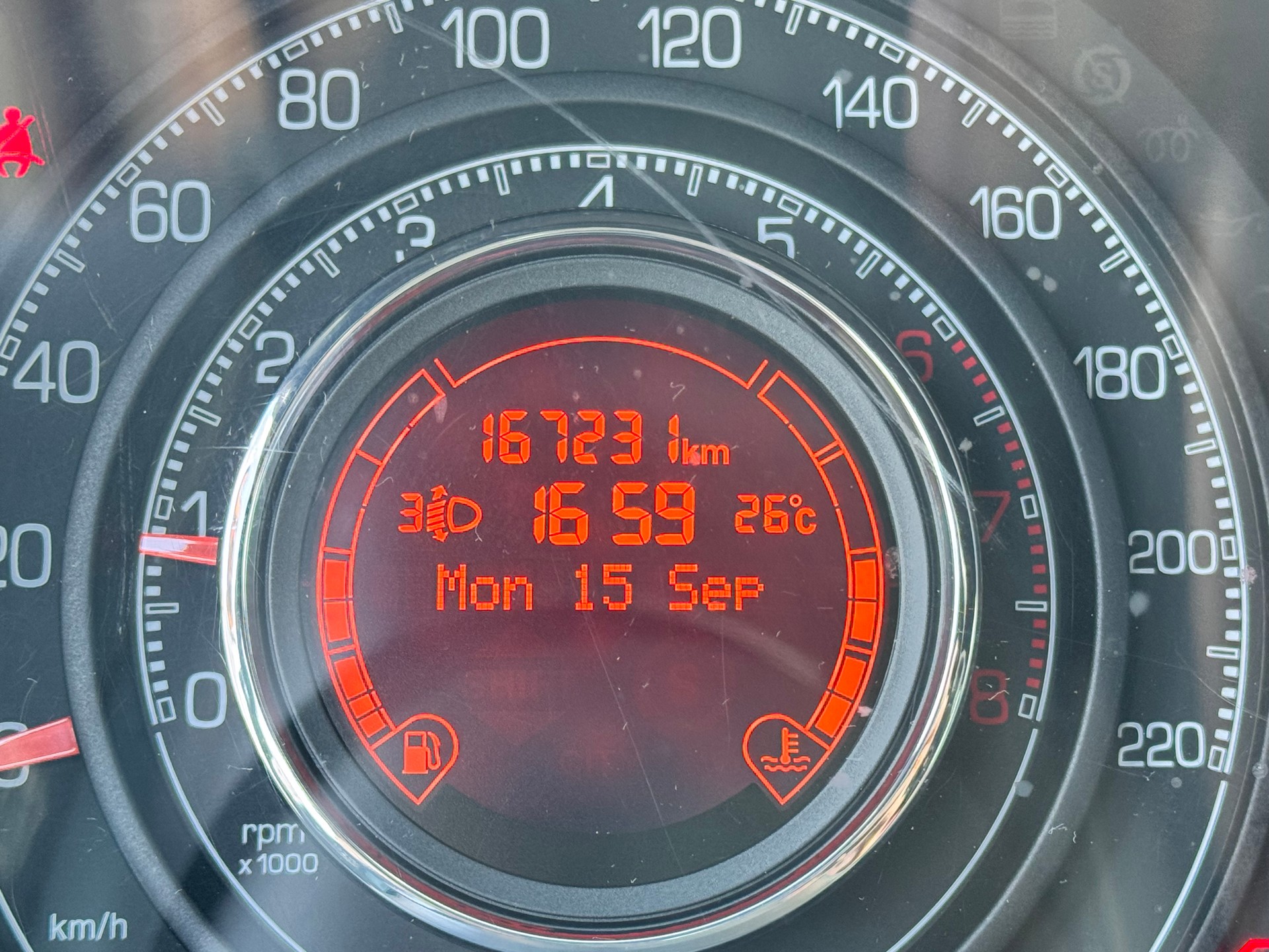 FIAT 500C 1.4 16V Lounge-image-10