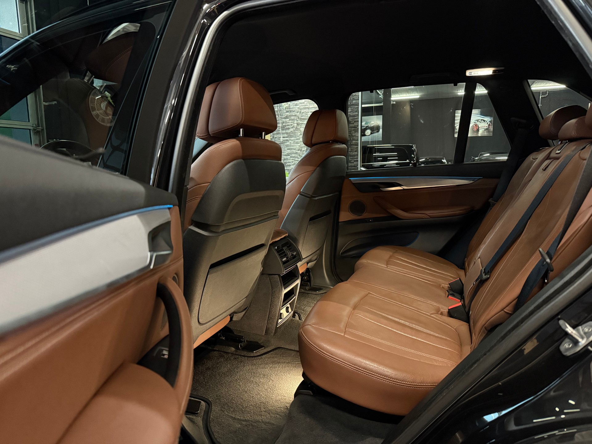 BMW X5 xDrive 30d Steptronic-image-16